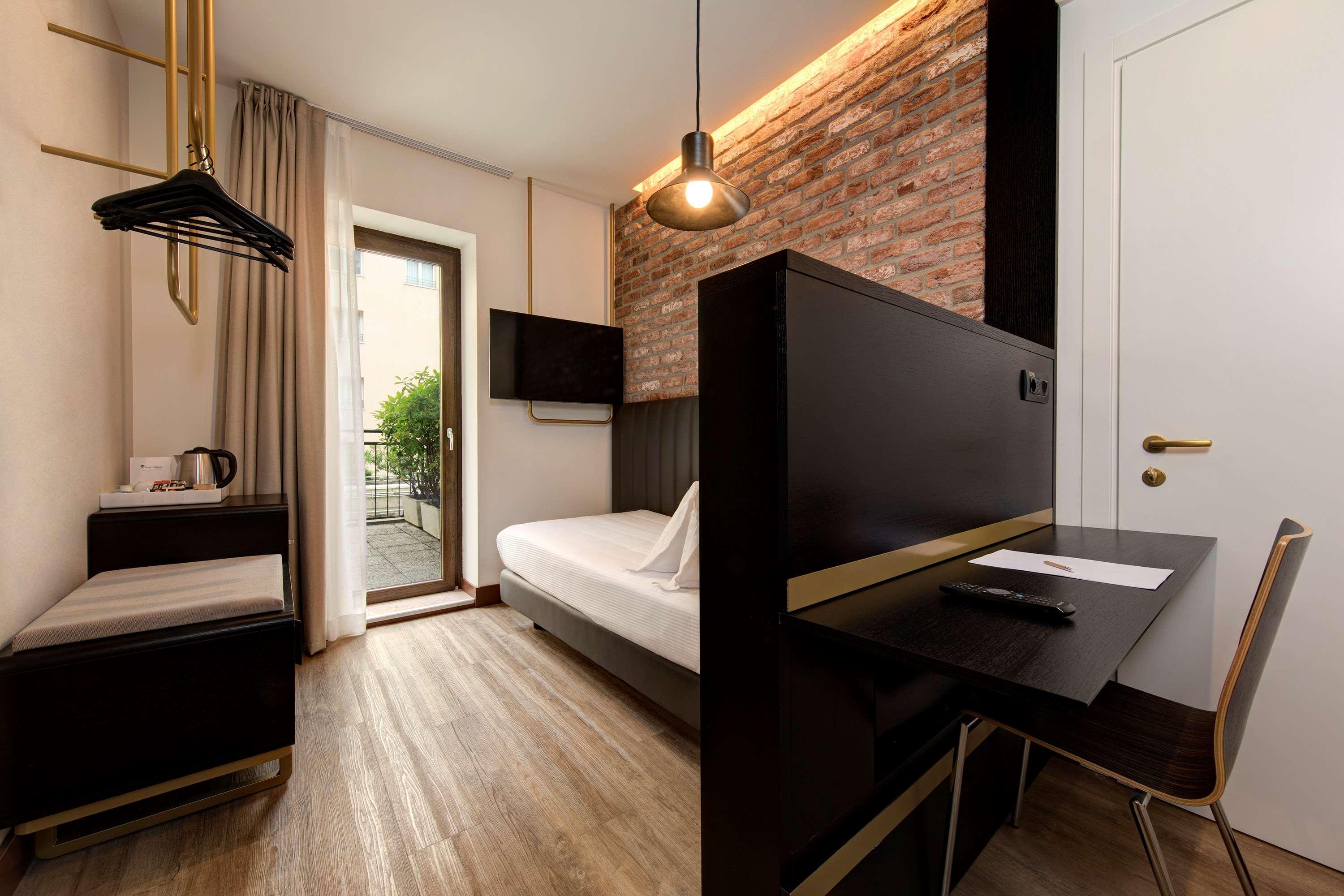Vista Exterior Best Western Yantai Hotel