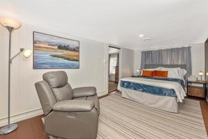 Alojamiento - 2 Br. Farmhouse Getaway - Close to everything, but far enough away to relax