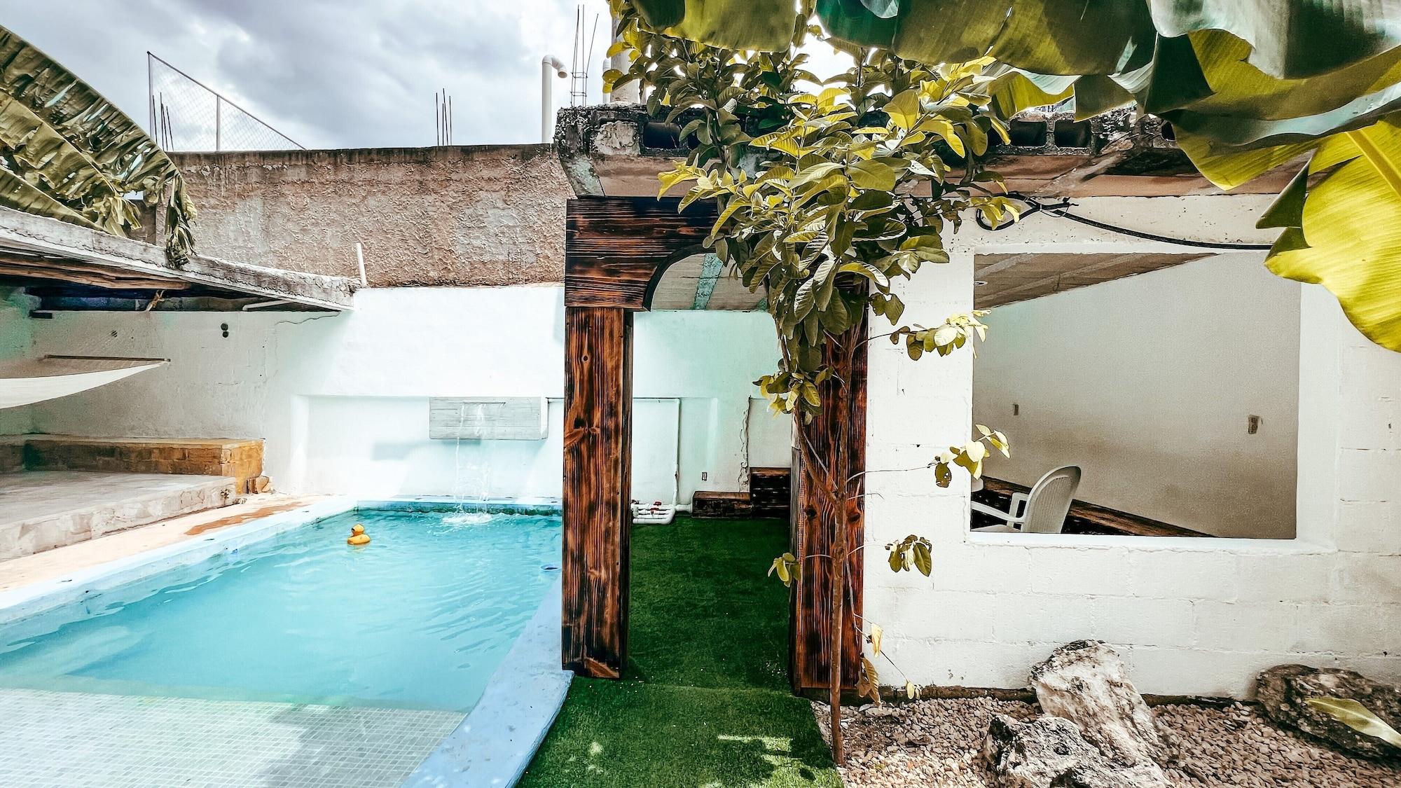 Vista Exterior Oryx Valladolid - Hostel