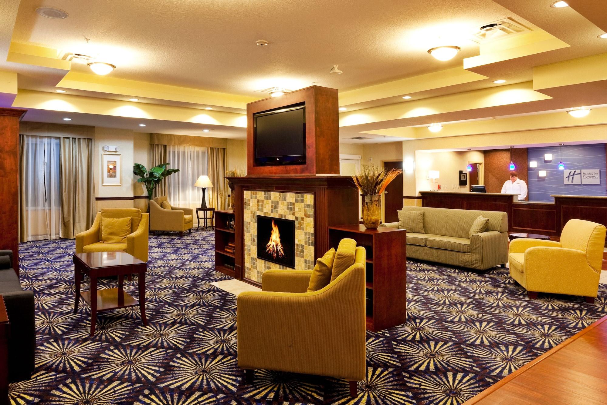 Vista Exterior Holiday Inn Express Hotel & Suites Brooksville by IHG