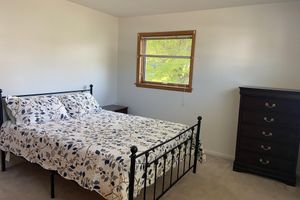 Alquiler Vacacional - 3 bed 1 bath ranch style home a half a block to trail and 10 mins to MTU