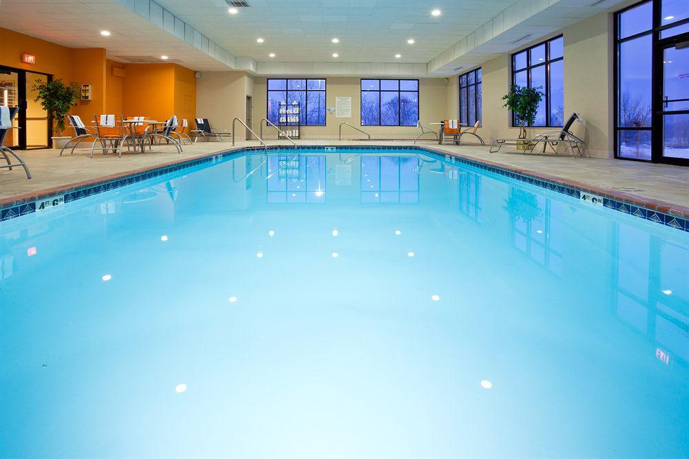 Vista Piscina Stay Suites