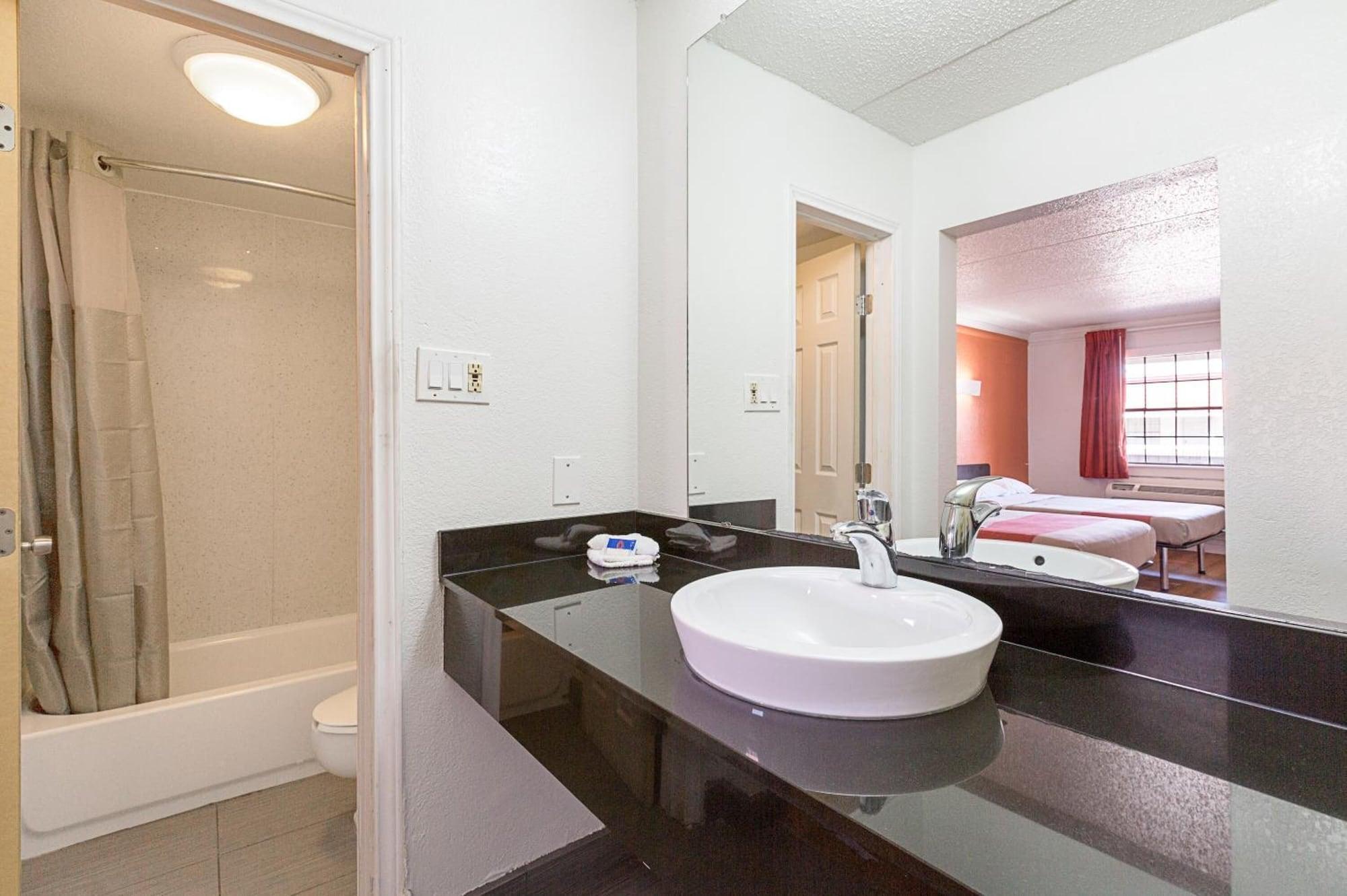 Equipamiento de Habitación Motel 6 Dallas, TX - Market Center