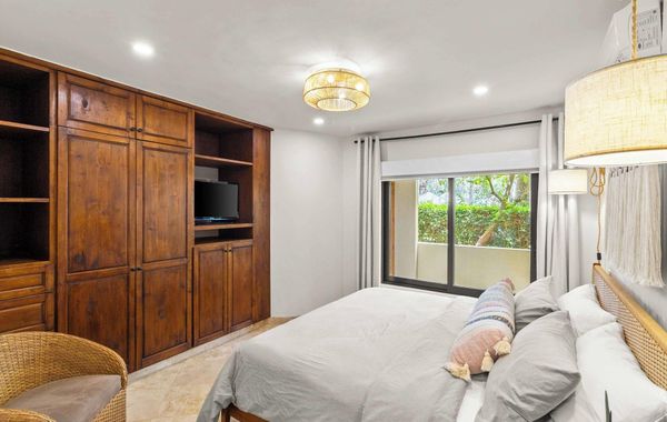 Ocean Retreat-3 min walk to Medano-1st Flr-Gorgeous 3 bd/2 bth- Close to pool! - Hoteles con jacuzzi en Cabo San Lucas