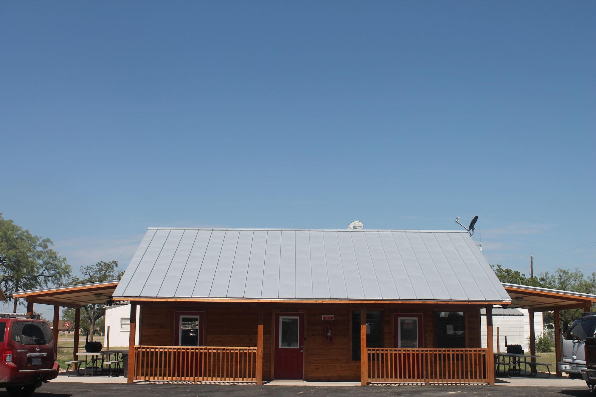 Vista Exterior Texas Gold Lodges
