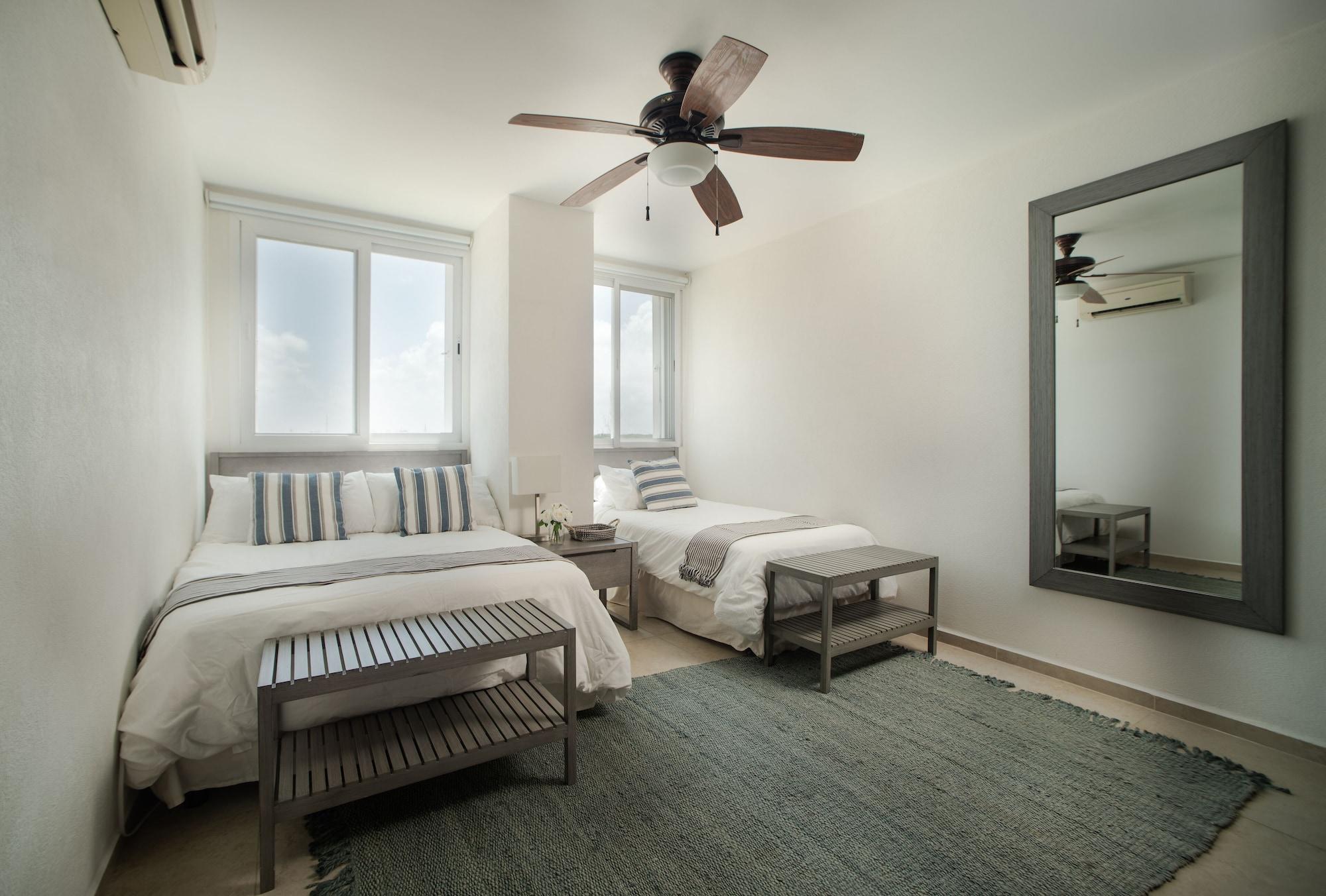 Habitación ARENA Stunning 2 BDR Beachfront- Designer Vibes