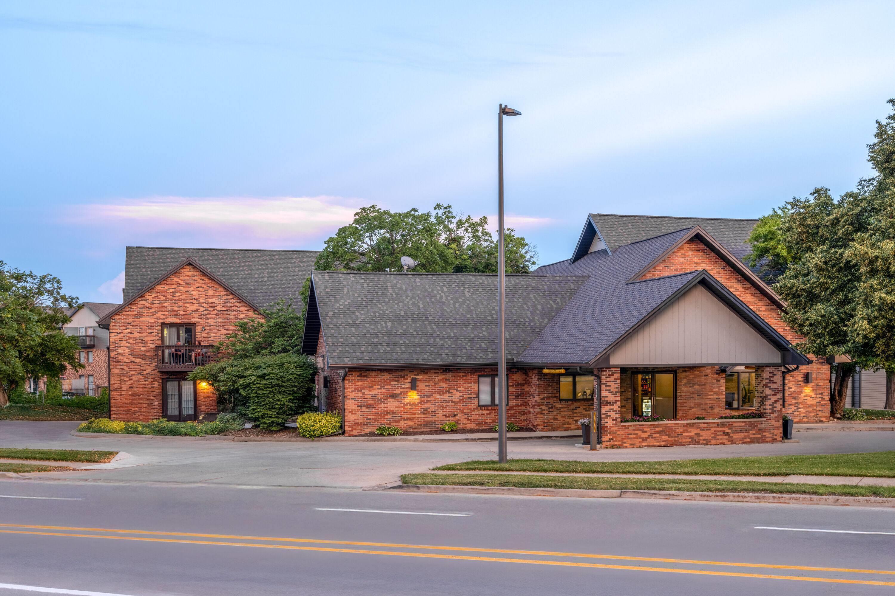 Vista Exterior Eastland Suites Hotel & Conference Ctr, Trademark by Wyndham