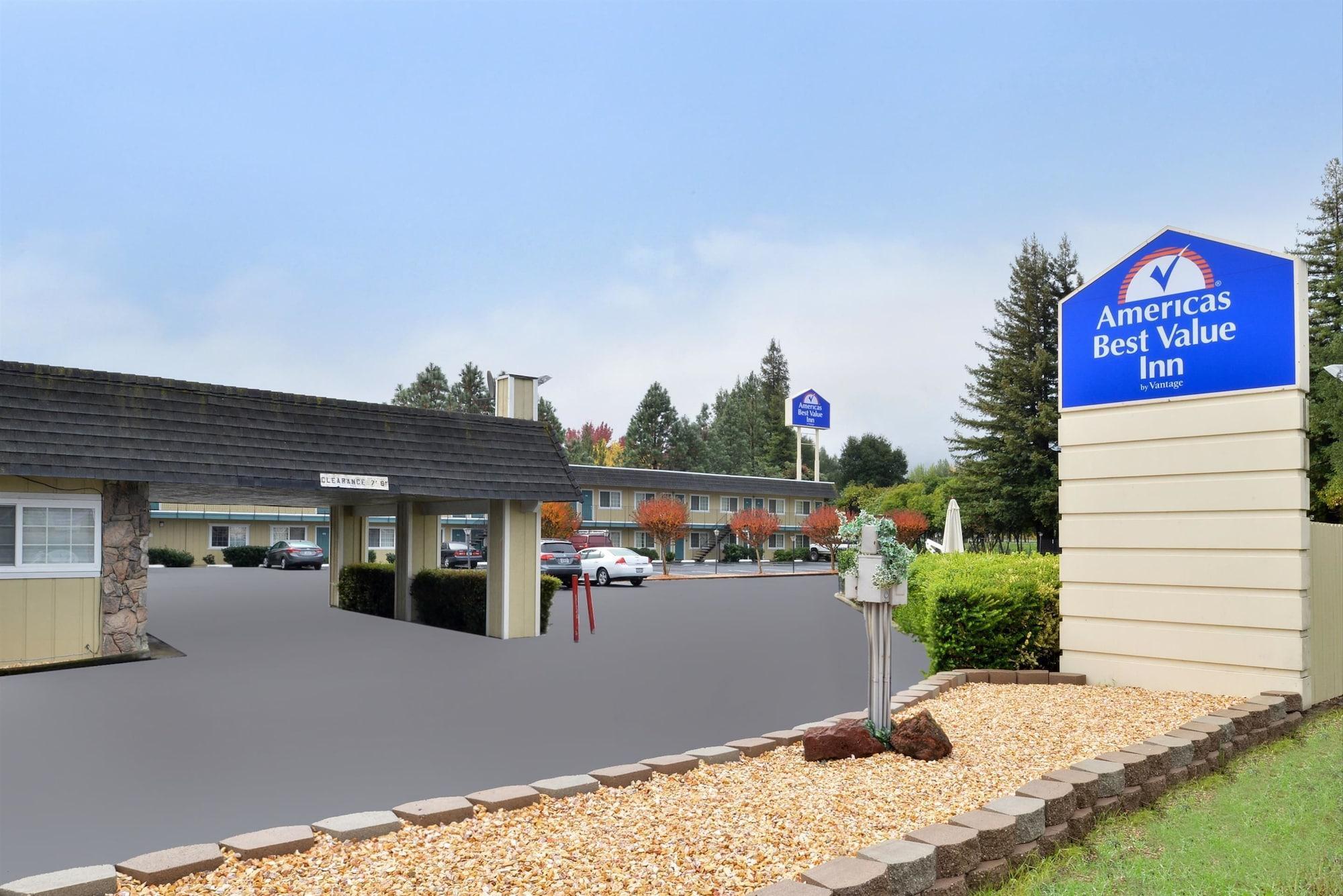 Vista Exterior Americas Best Value Inn Ukiah