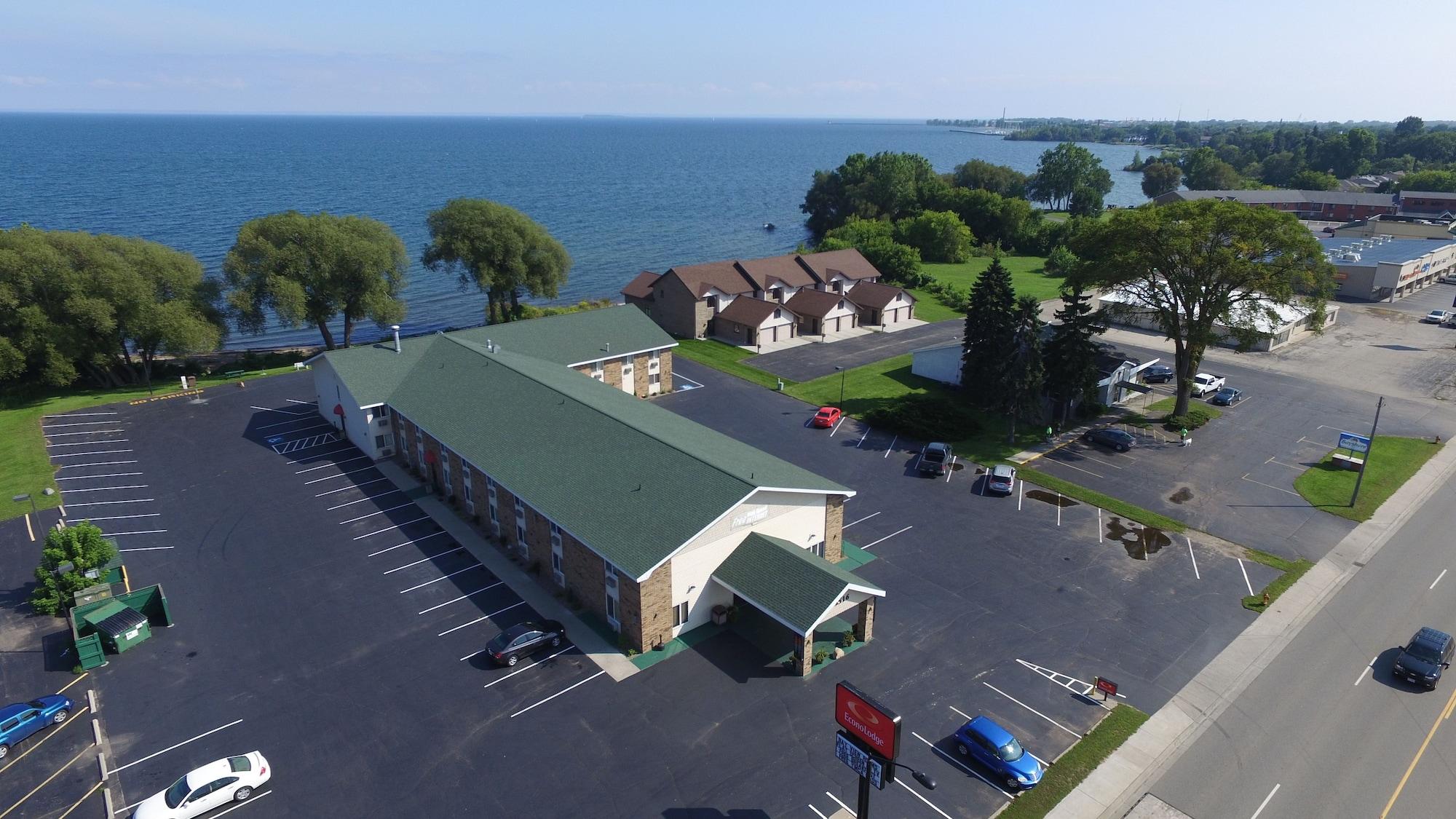 Playa Econo Lodge on the Bay