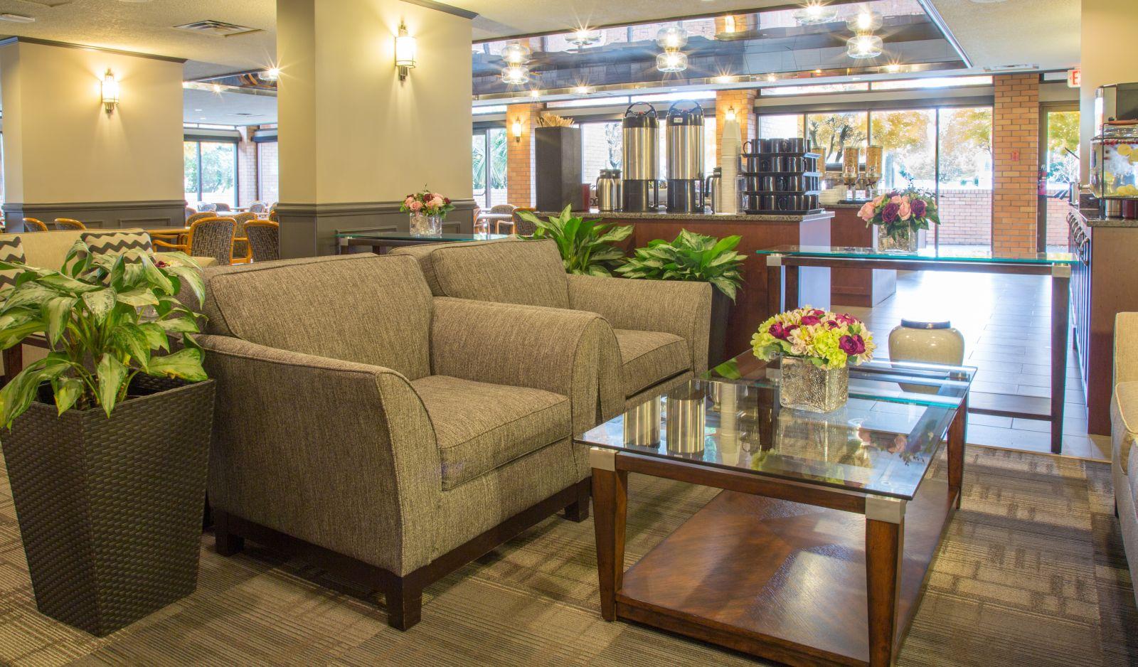 Vista Lobby Embassy Inn Hotel