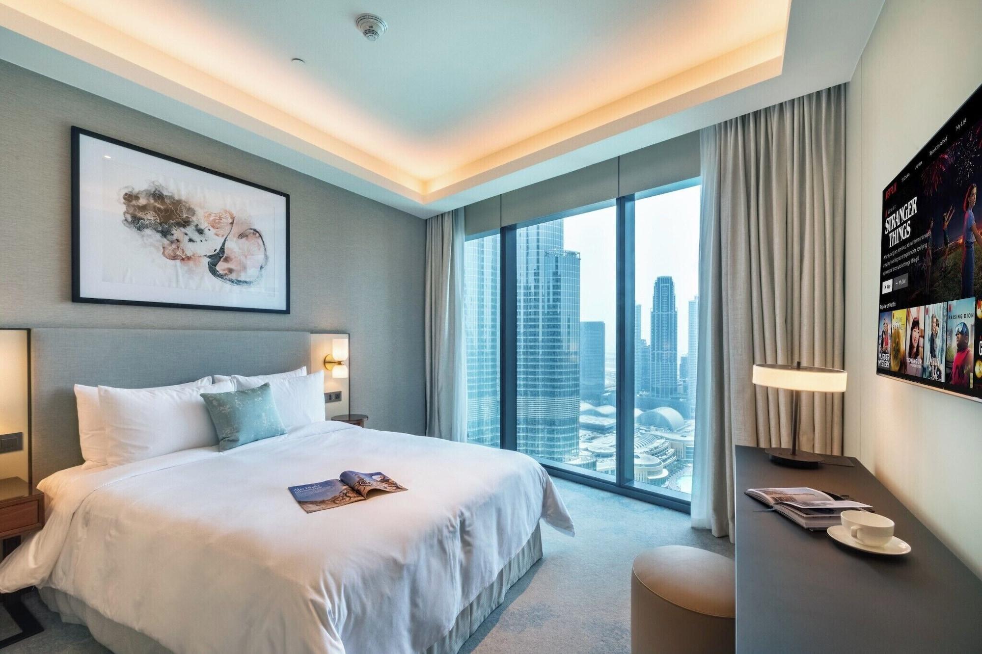 Habitación Sky Symphony 3BR Address Opera by Meerak