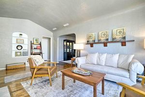 Alquiler Vacacional - El Paso Home w/ Backyard + Outdoor Fireplace!