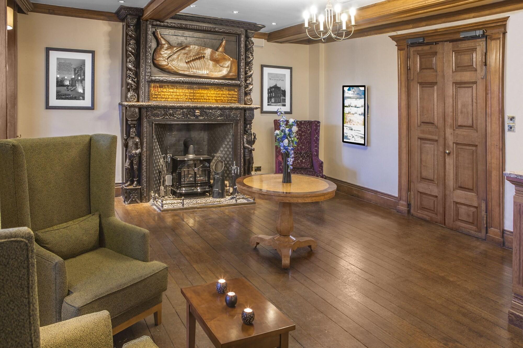 Vista Lobby Wychnor Park Country Club