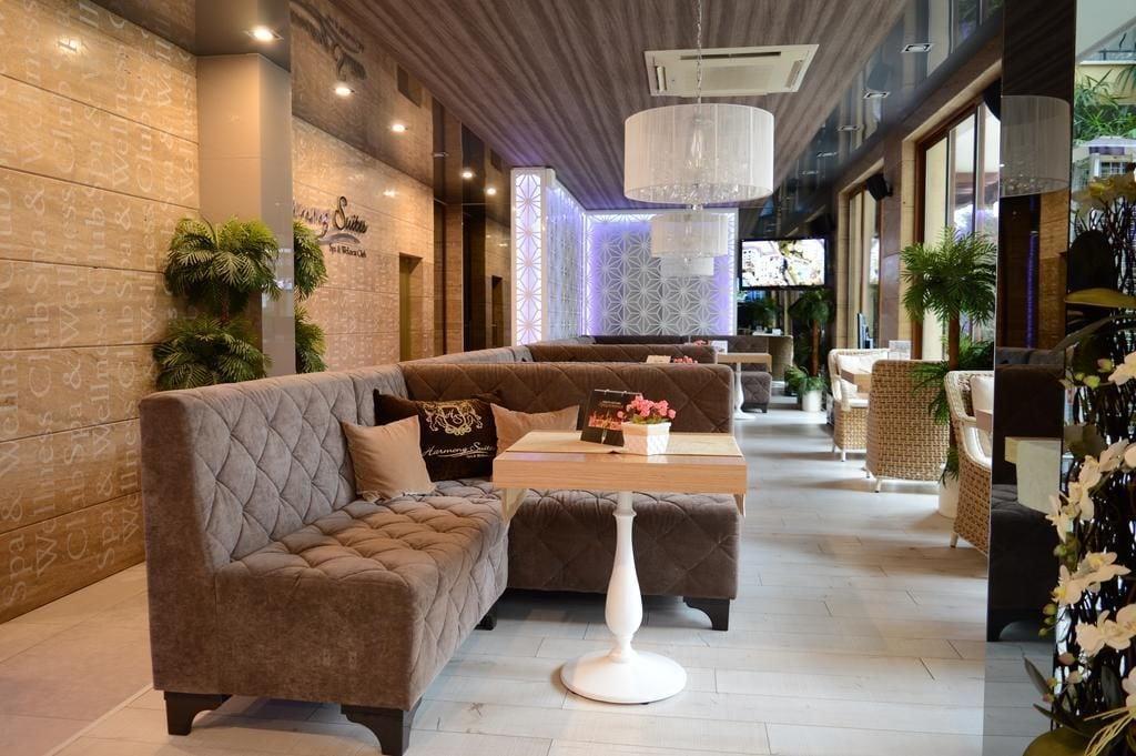 Restaurant Harmony Suites 2 & 3