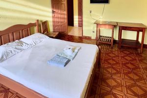 Alojamiento - HOTEL IDEAL