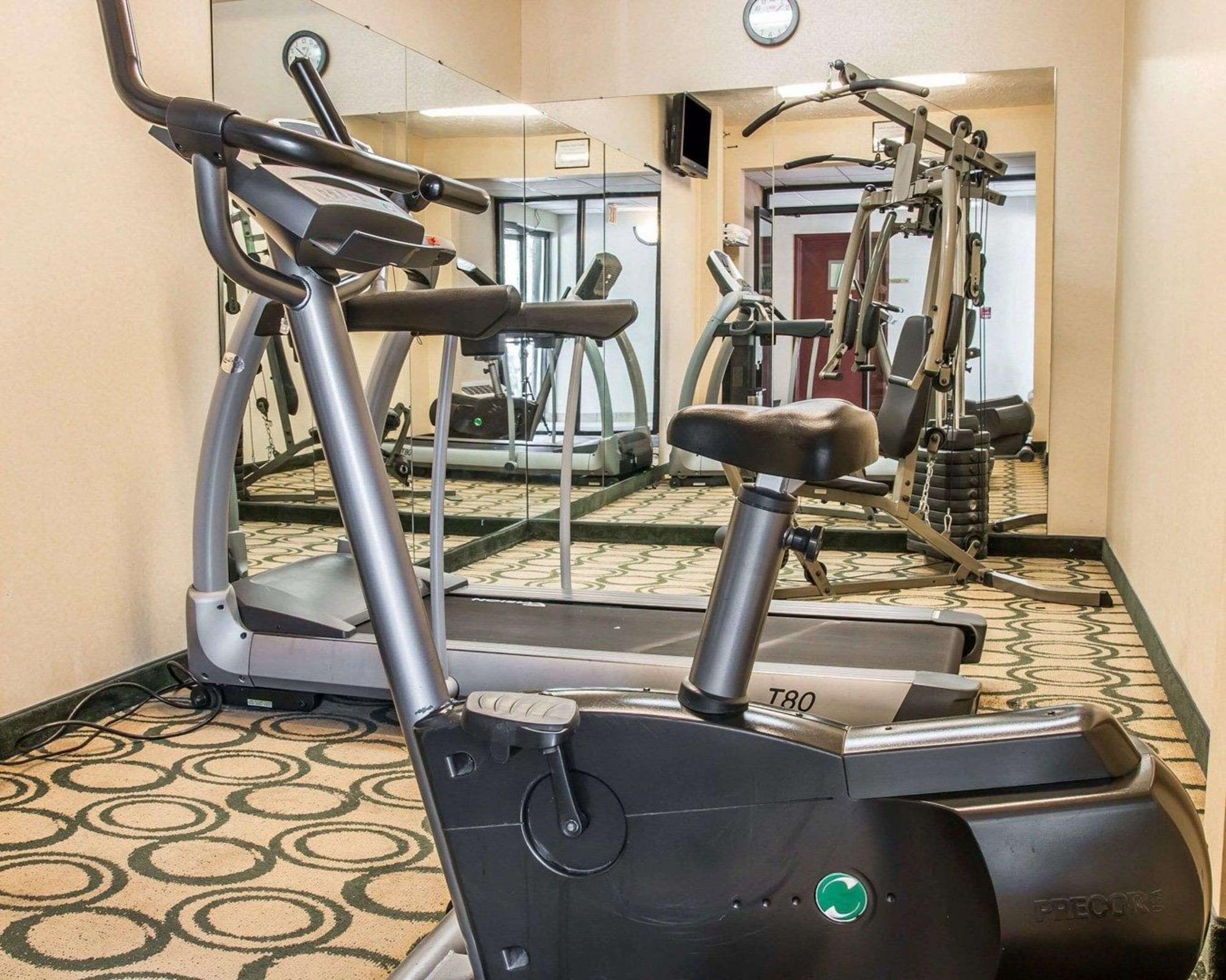 Gimnasio Comfort Inn Whitehall near Michigan's Adventure