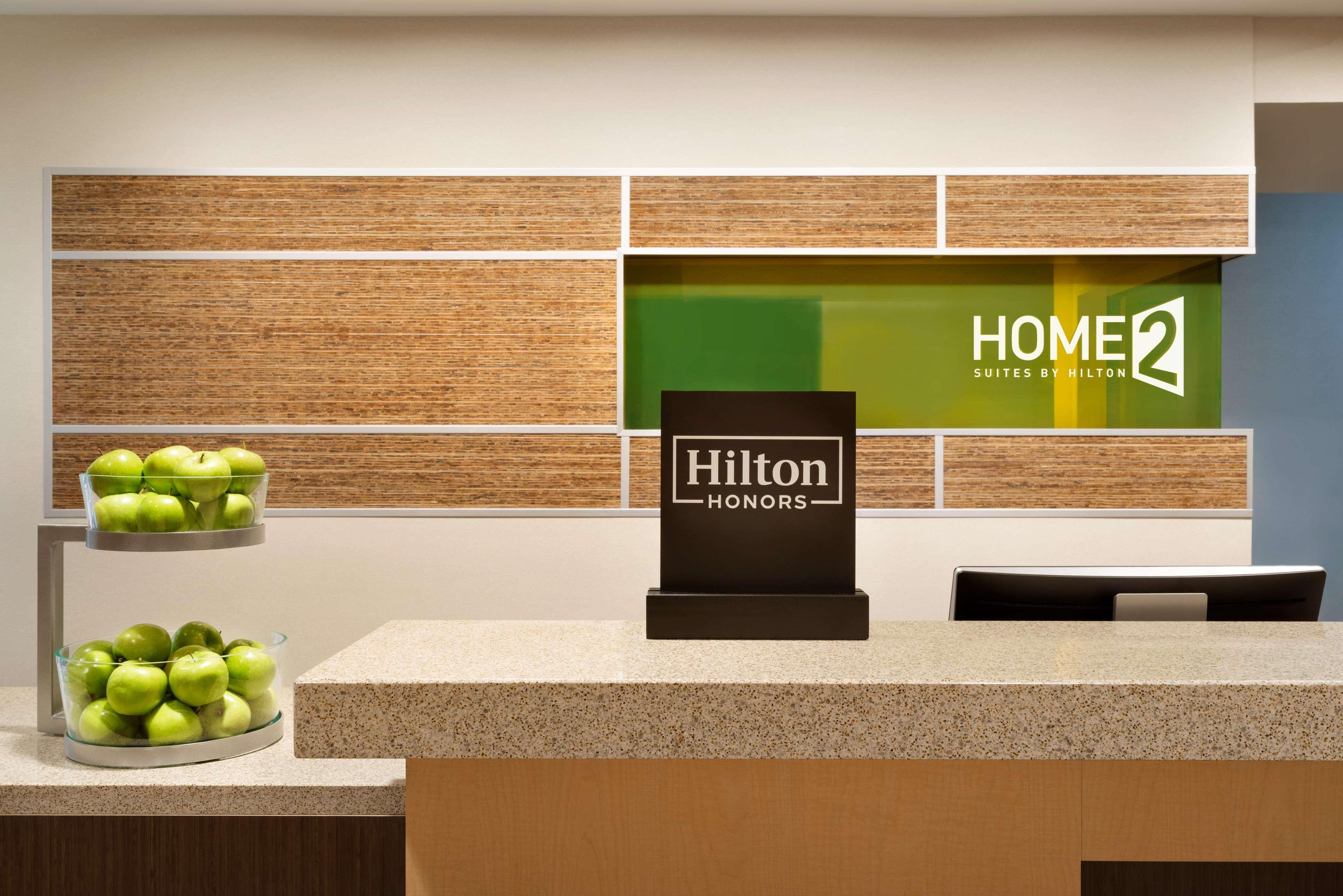 Vista Lobby Home2 Suites by Hilton Joliet/Plainfield