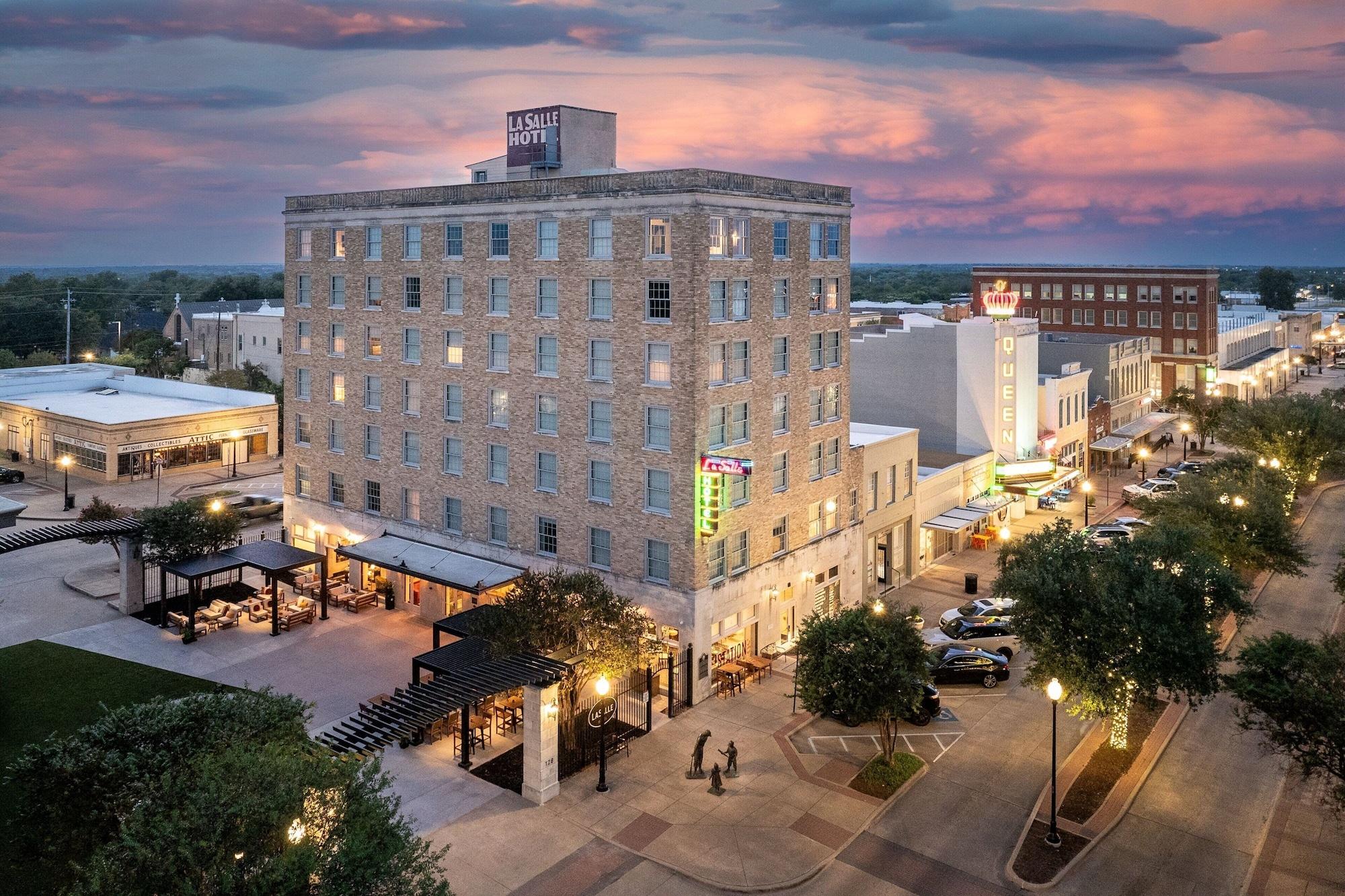 Vista Exterior The Lasalle Hotel, Bryan College Station, A Tribute Portfolio Hotel