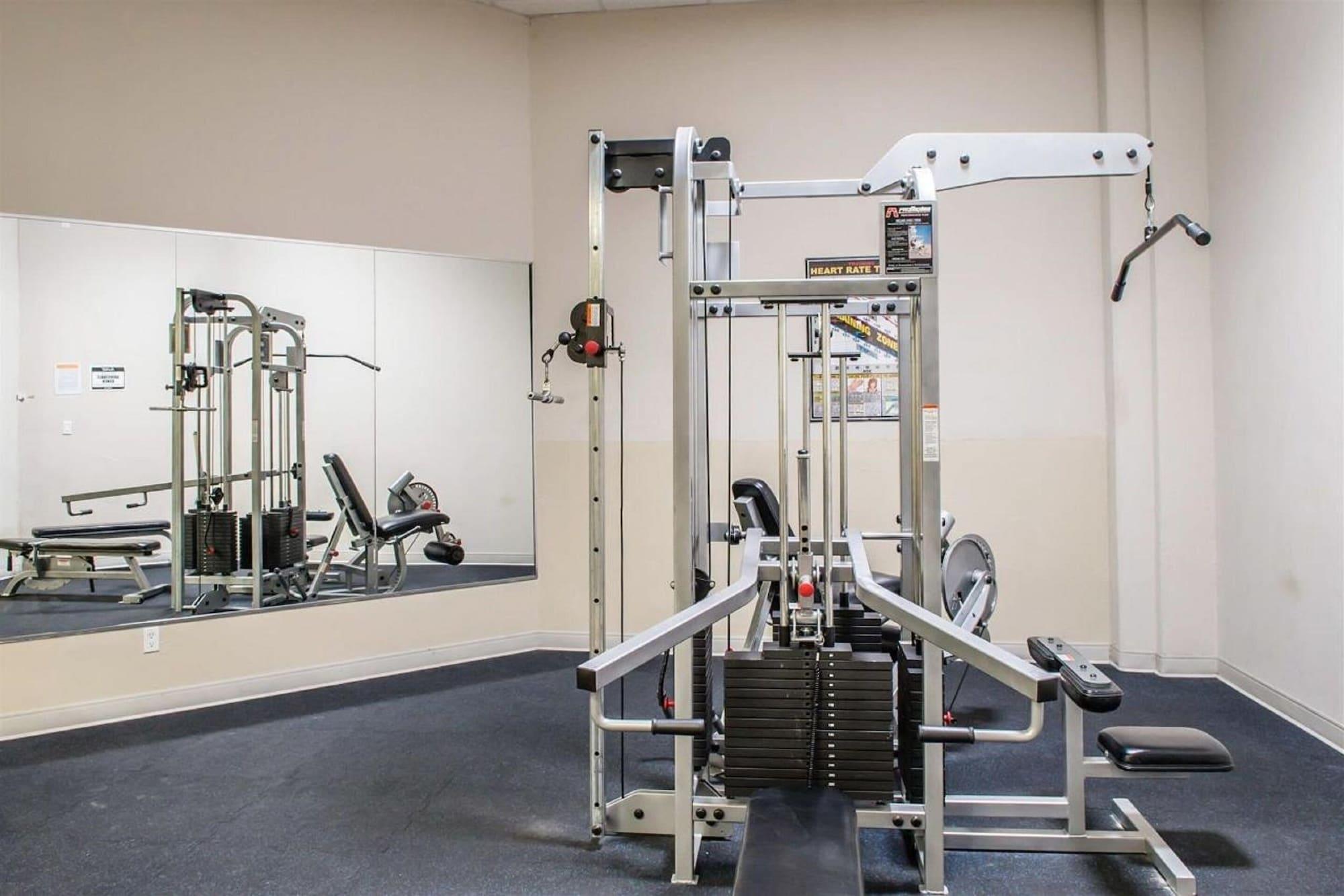 Gimnasio Sunchase Inn & Suites