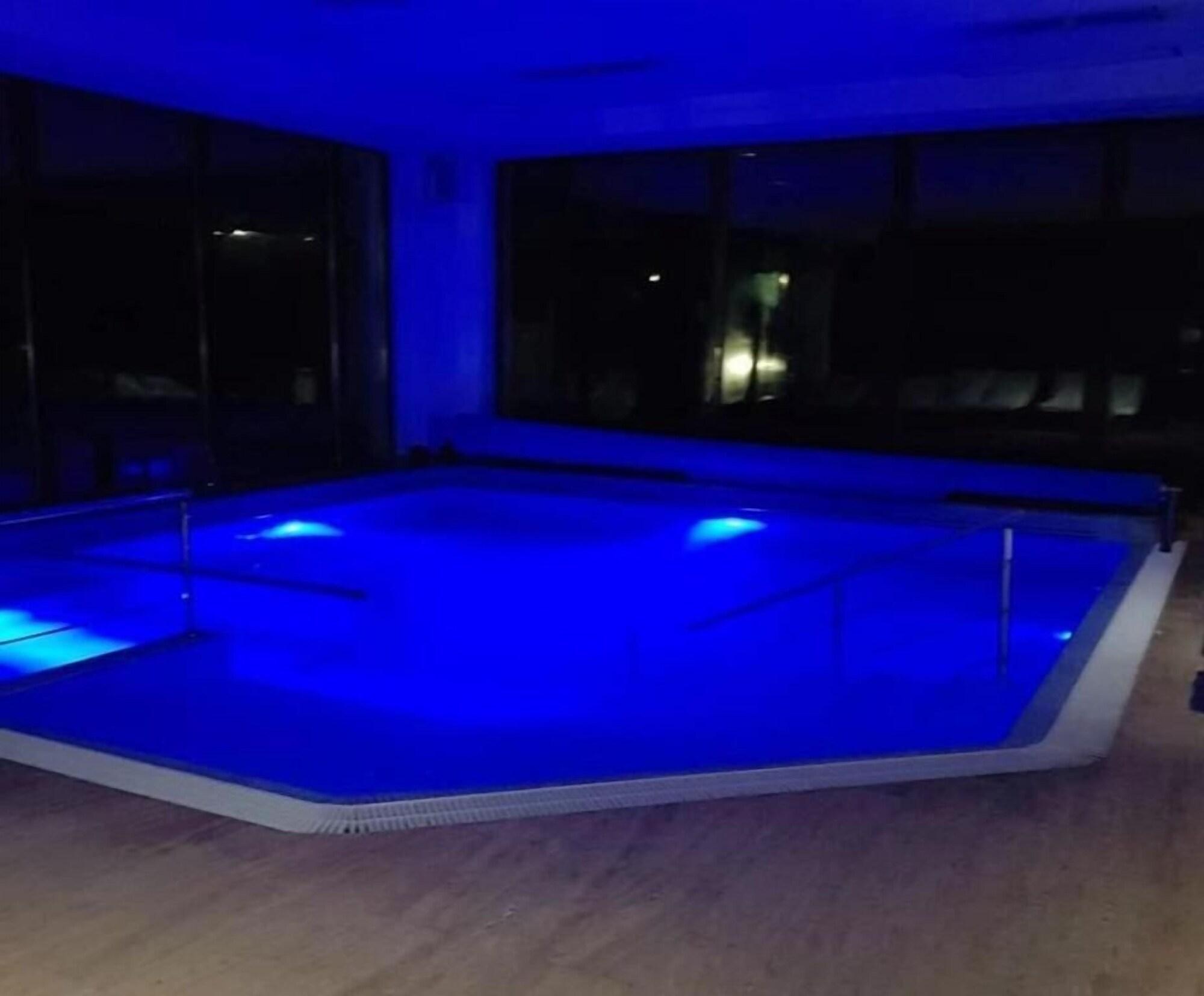 Vista Piscina PENSIUNEA MAI