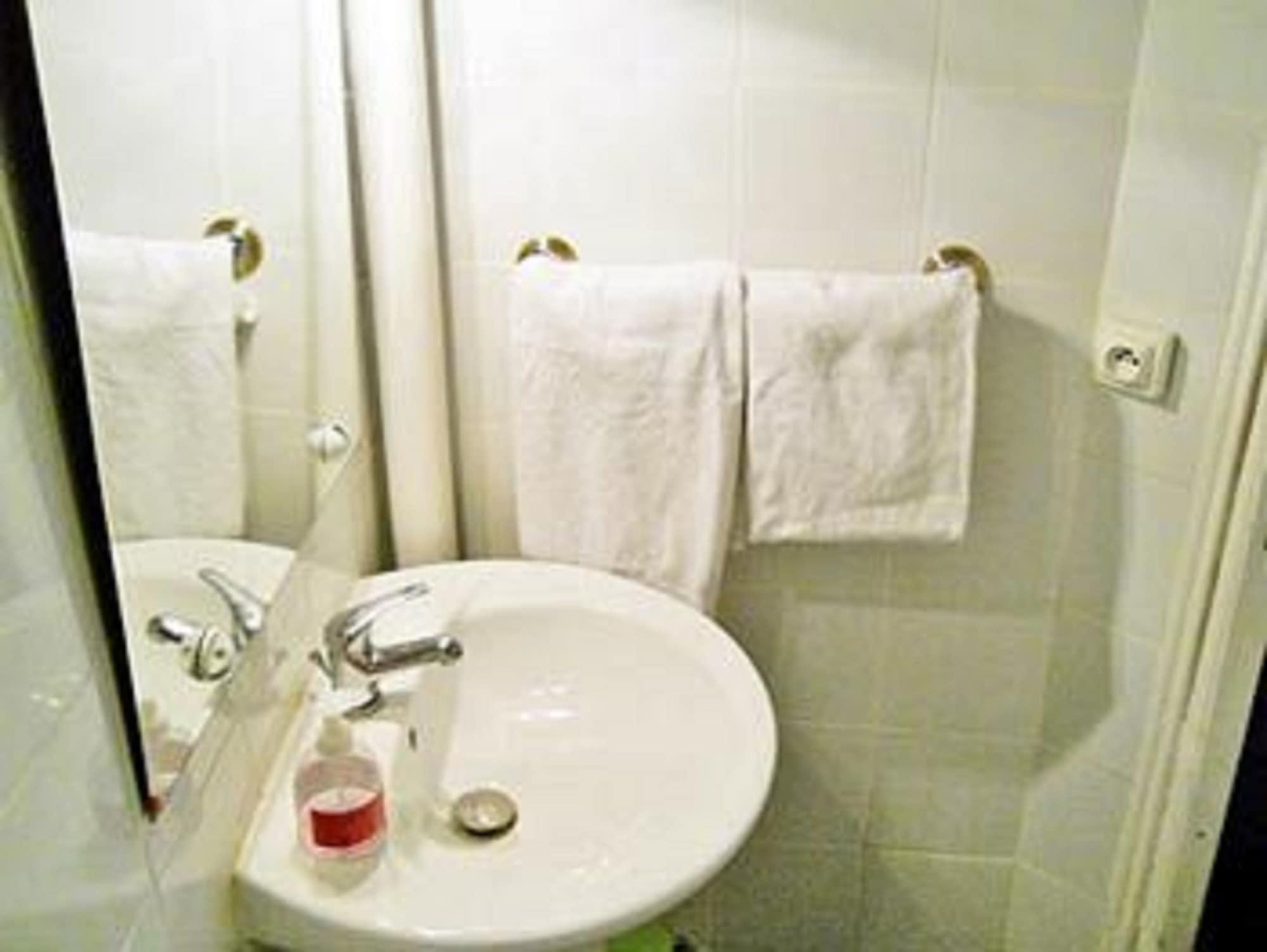 Equipamiento de Habitación Hotel de Lille - Louvre