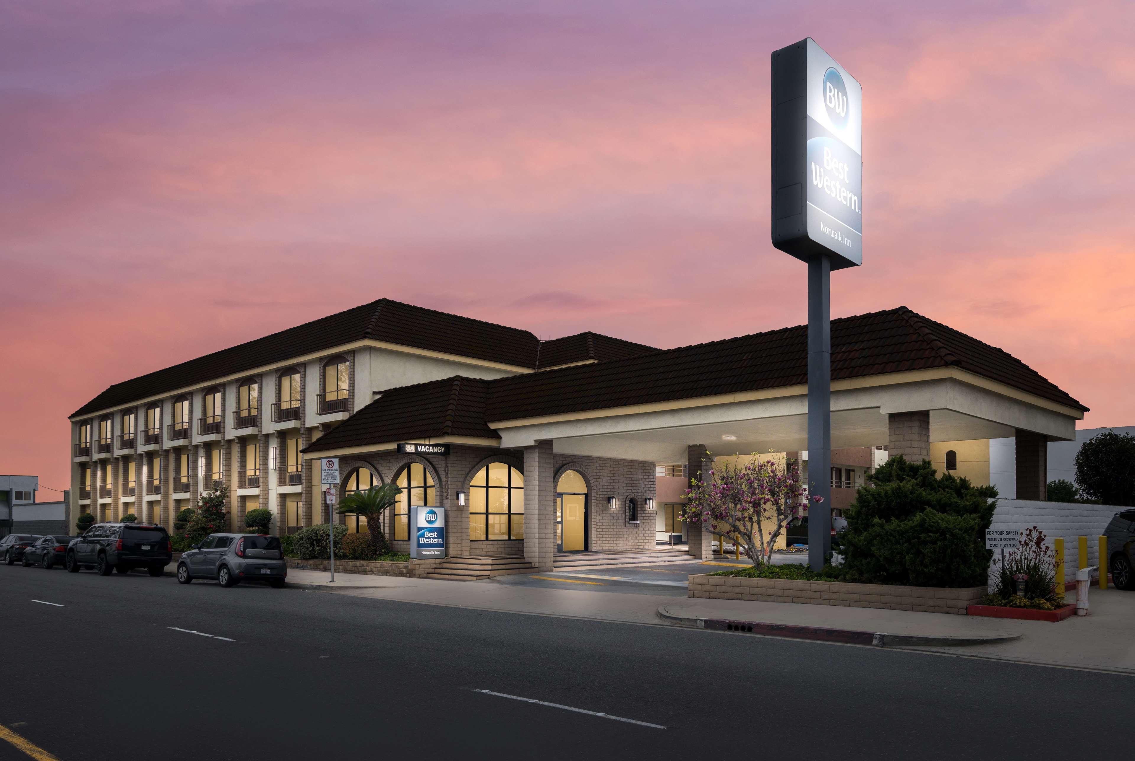 Varios Best Western Norwalk Inn