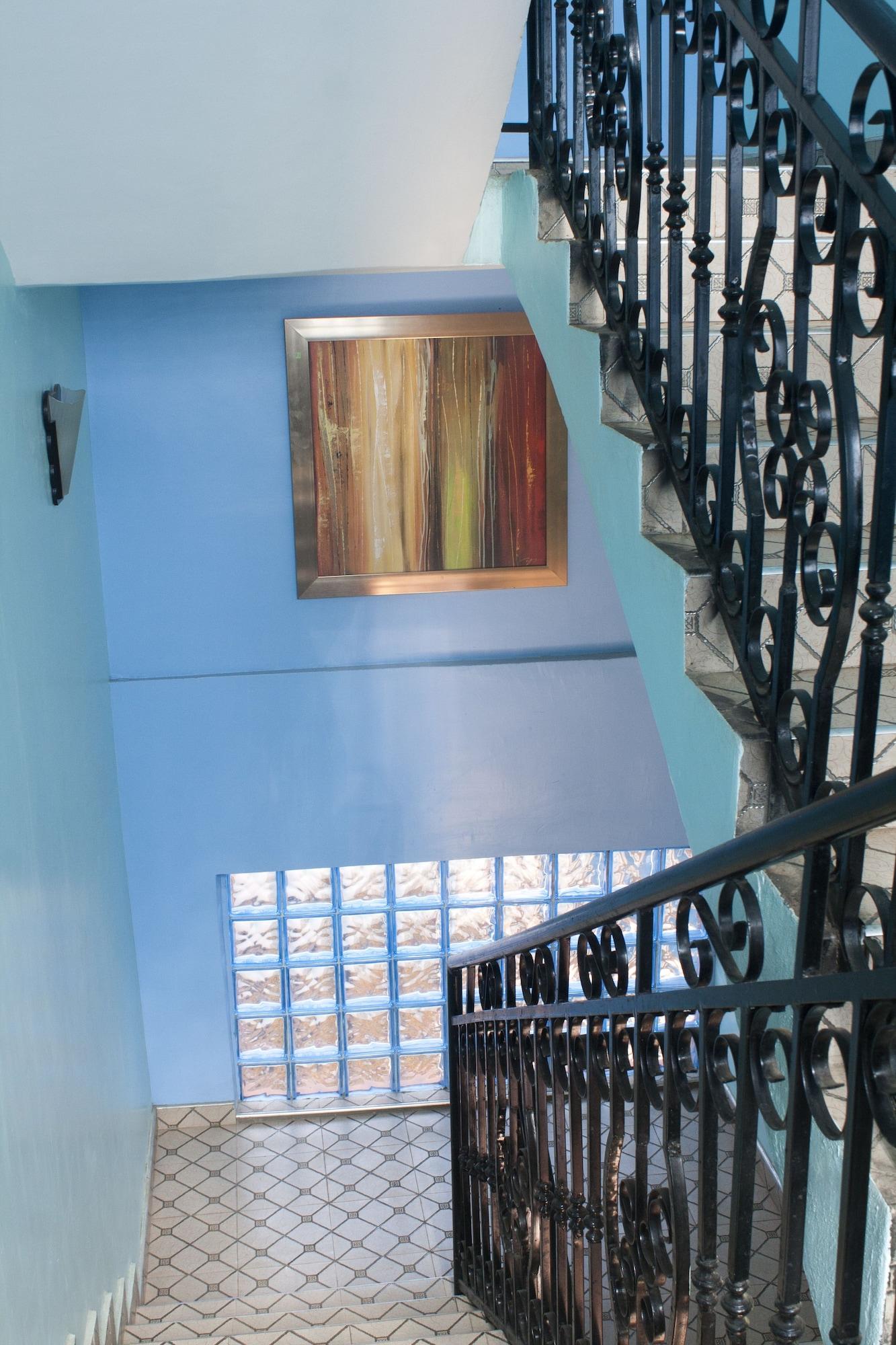 Varios Peemarys Hotel