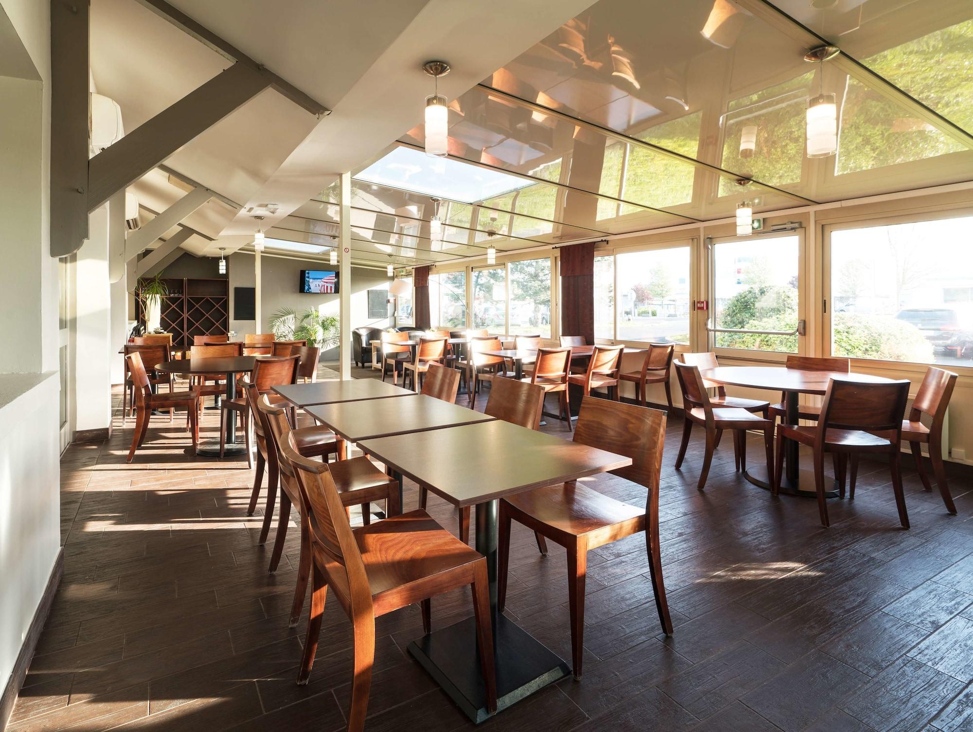 Bar/Salón Hôtel Kyriad Caen Sud - Ifs