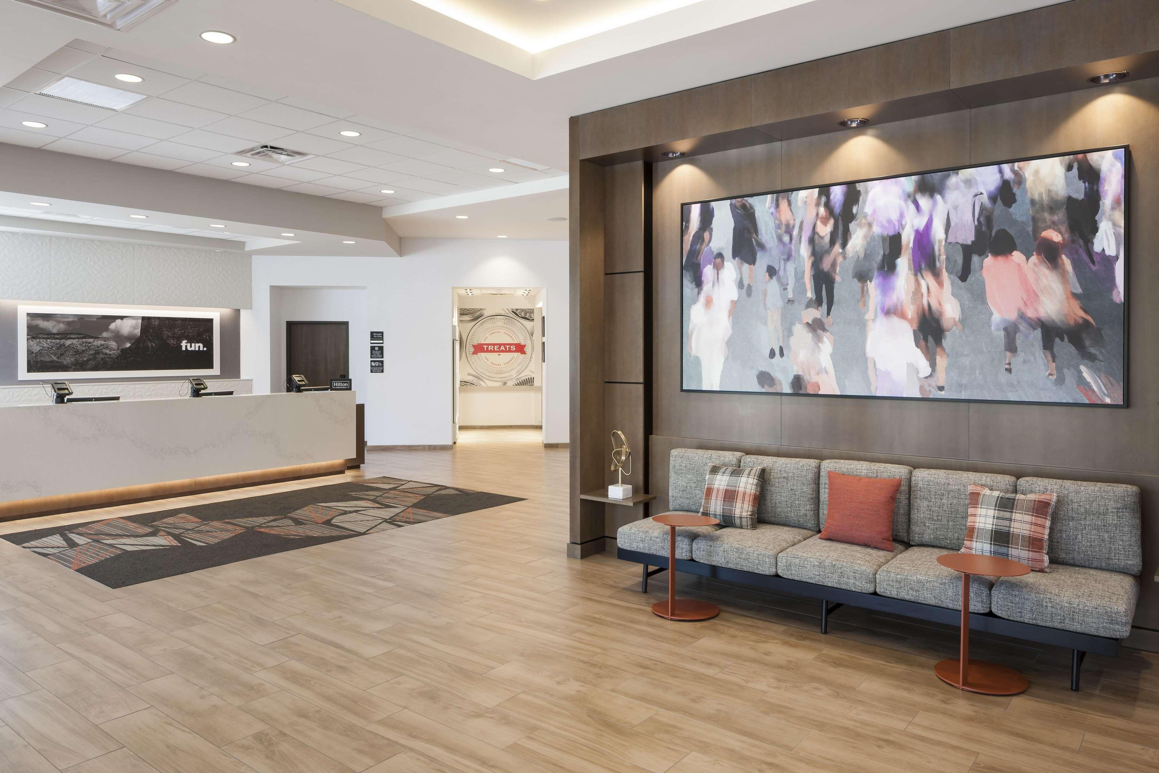 Vista Lobby Hampton Inn & Suites Phoenix Downtown