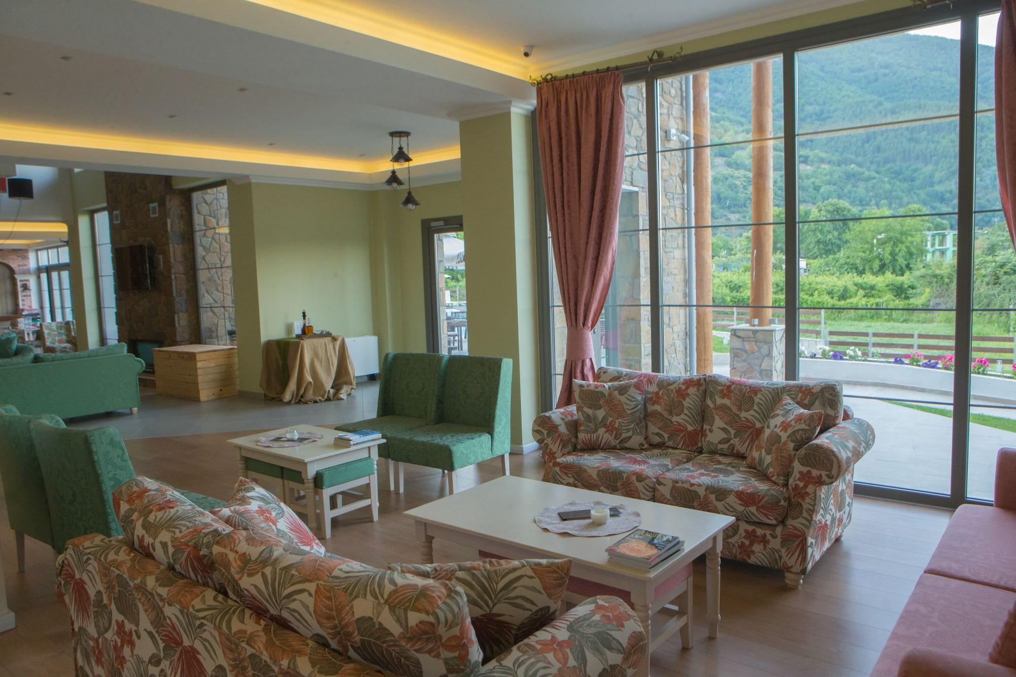 Vista Lobby Irenes Resort