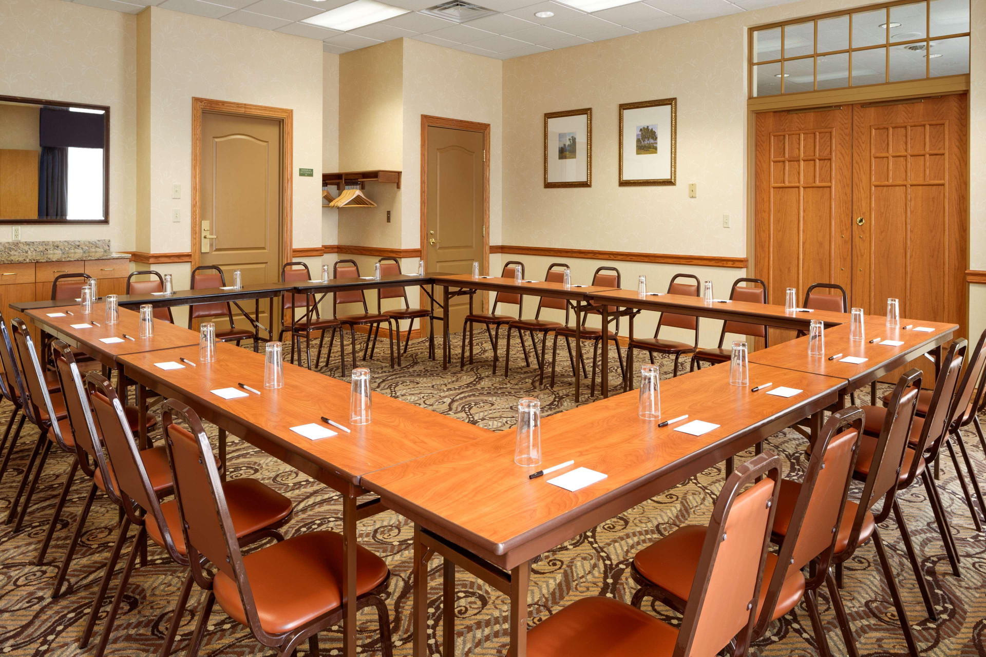 Centro de Negocios Country Inn Suites By Radisson Cuyahoga Falls Oh