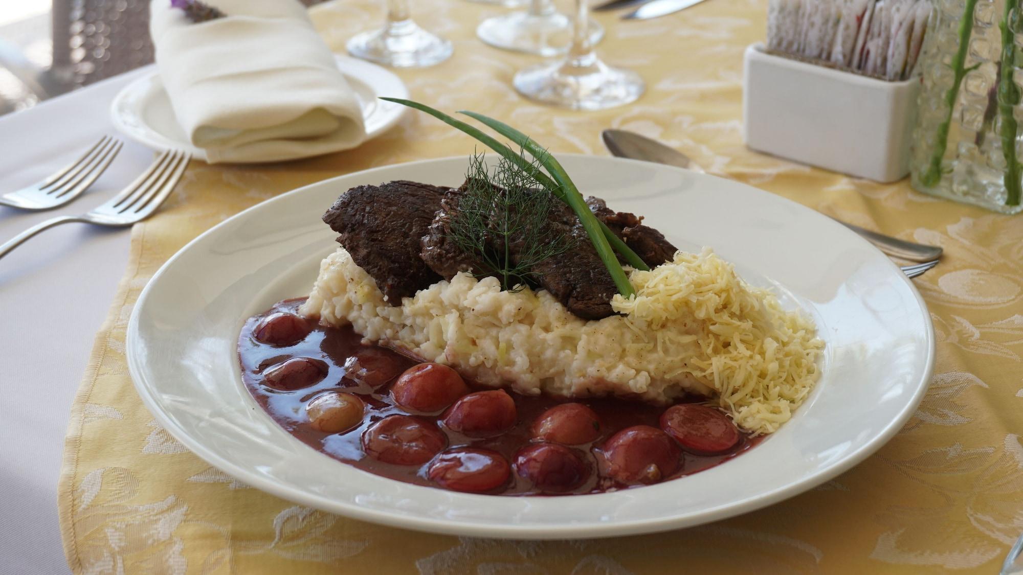 Restaurant Ramada by Wyndham Furnaspark