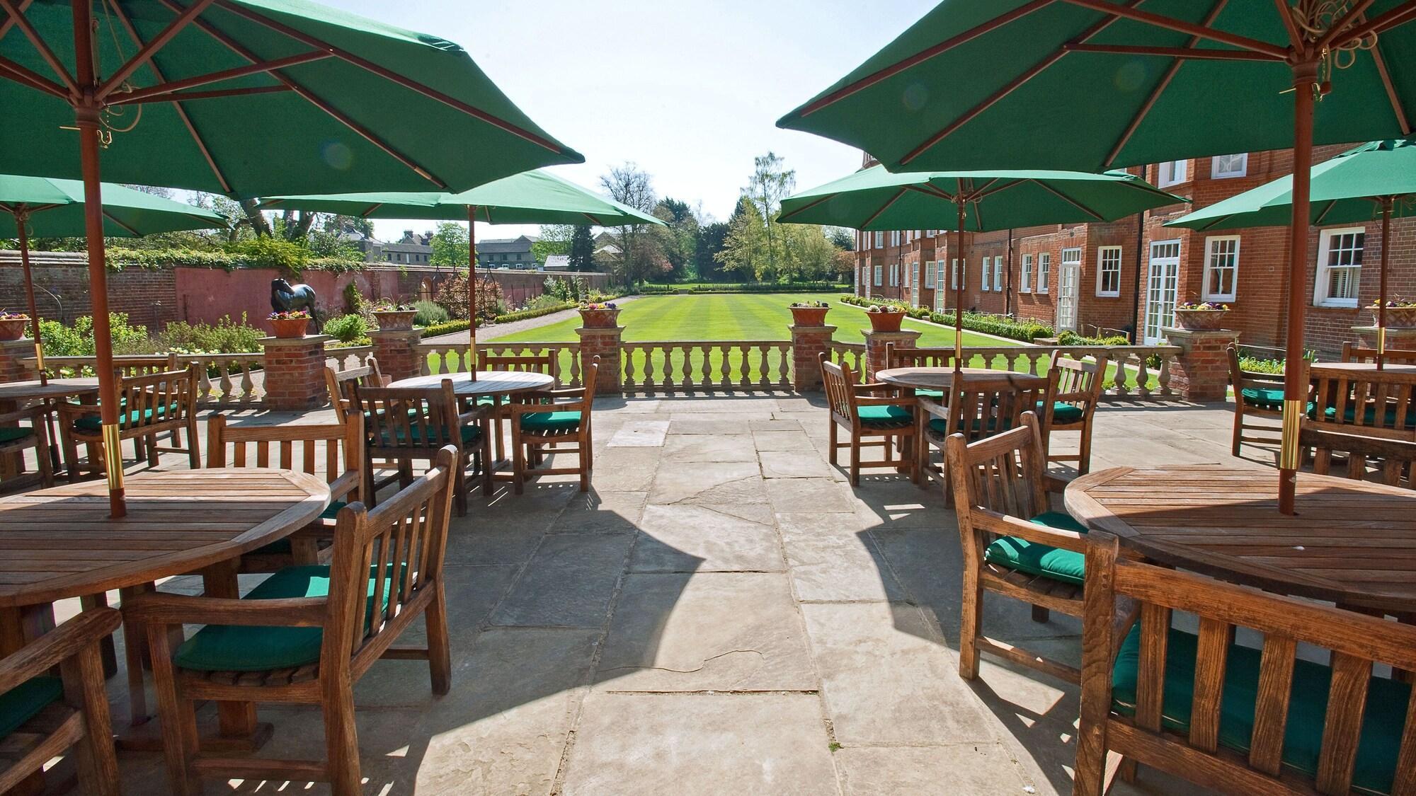 Varios The Jockey Club Rooms