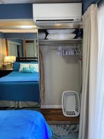 Alquiler Vacacional - Adorable 1-bedroom condo with kitchen, pool, WiFi near Waikiki Beach, sleeps 6-8