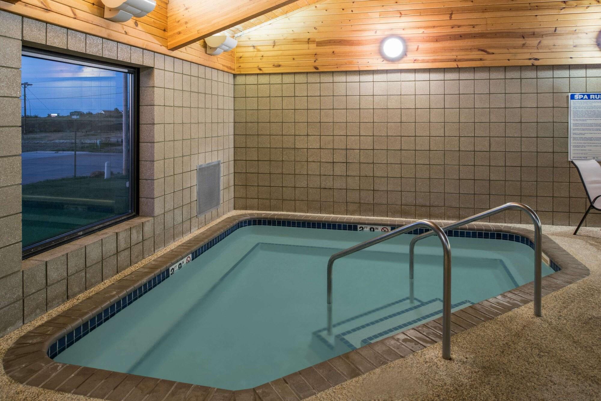 Spa AmericInn by Wyndham Belle Fourche