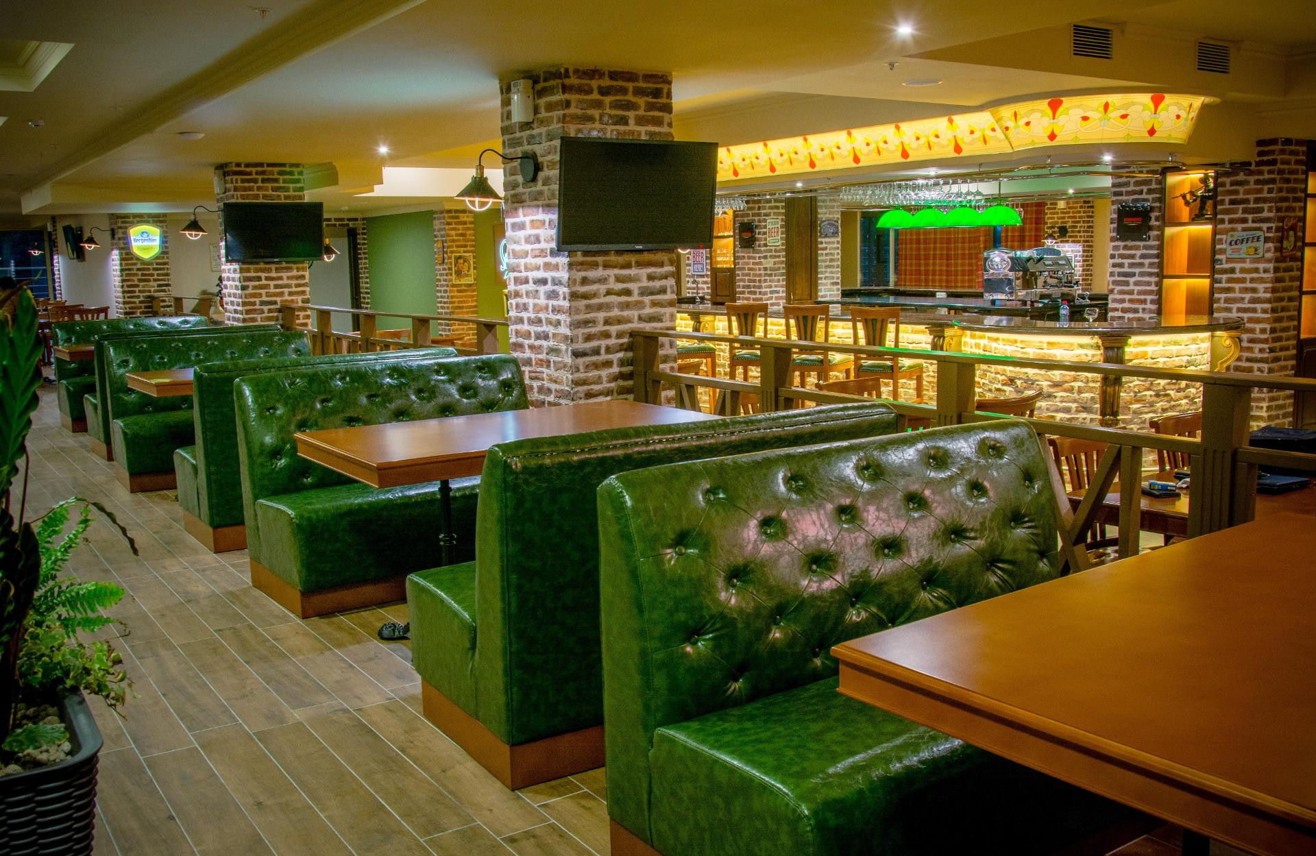 Bar/Salón Bristol Central Park Hotel