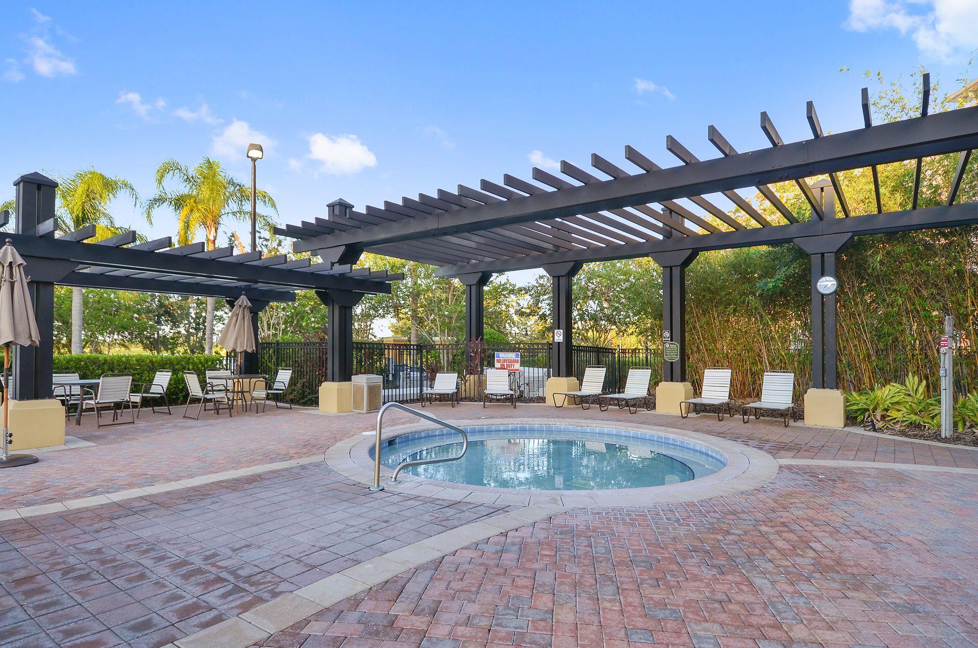 Vista Piscina Orlando Resort Rentals near Universal