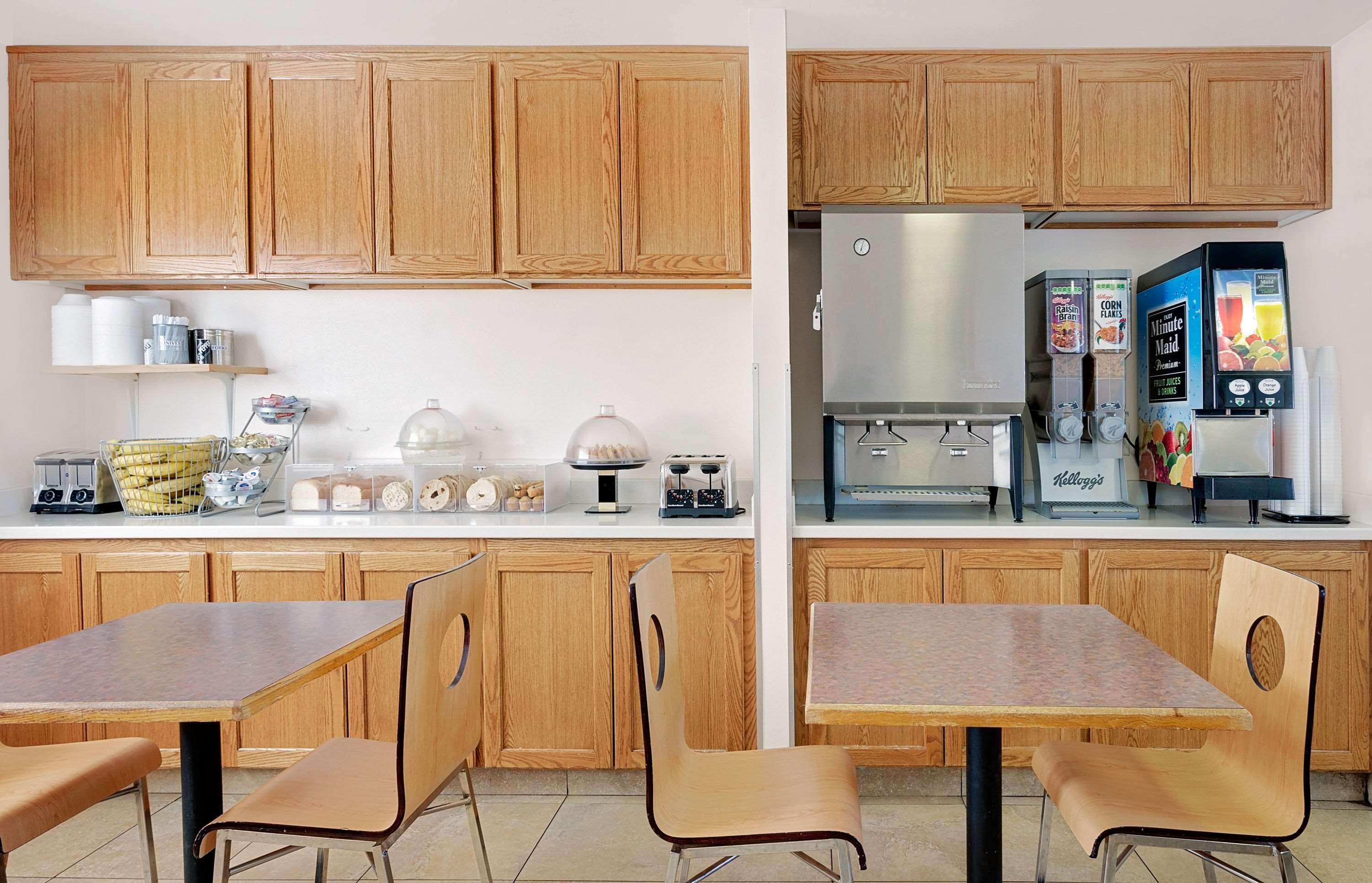 Restaurant Travelodge by Wyndham Page, View of Lake Powell