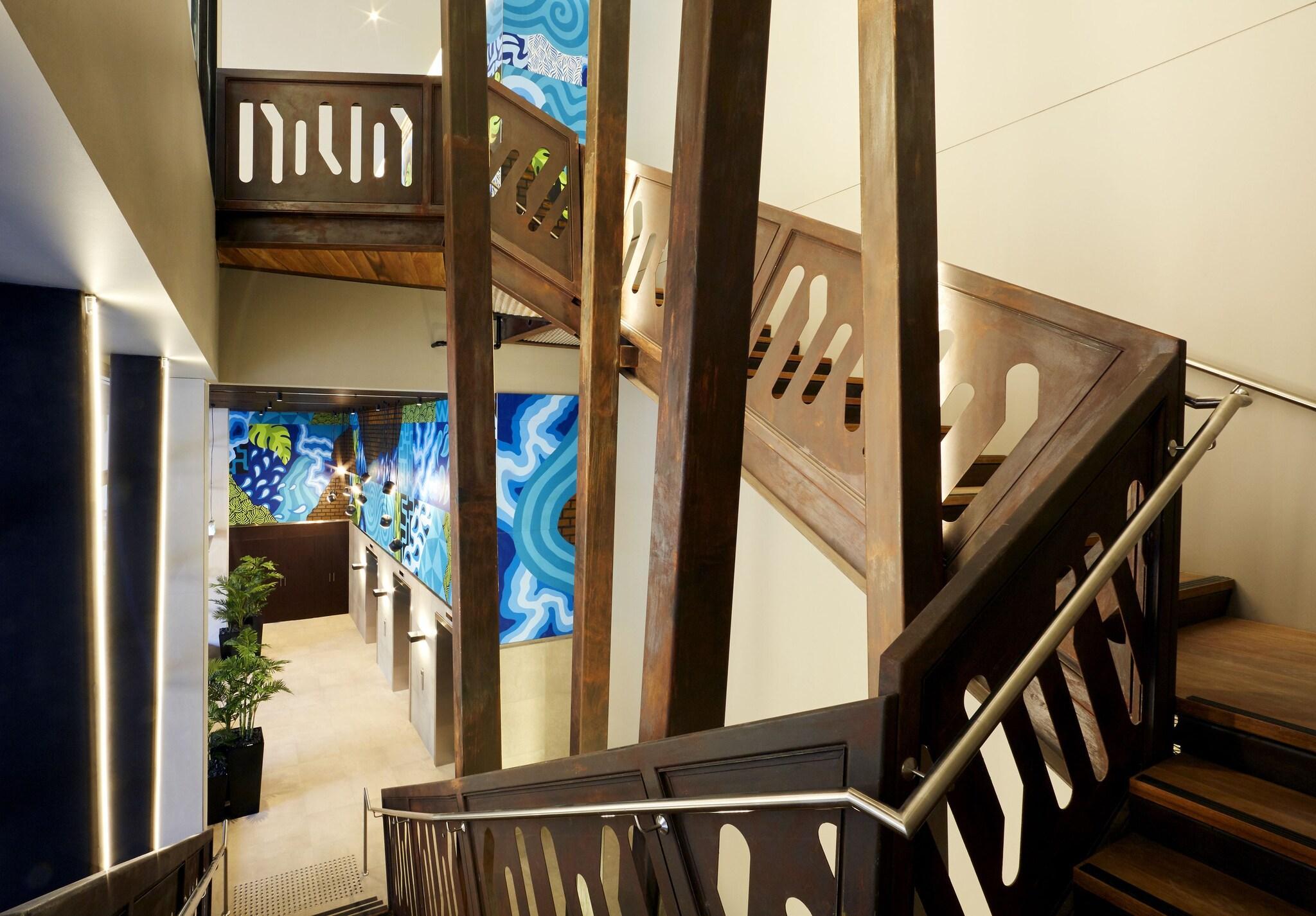Vista Lobby Holiday Inn Express Adelaide City Centre by IHG