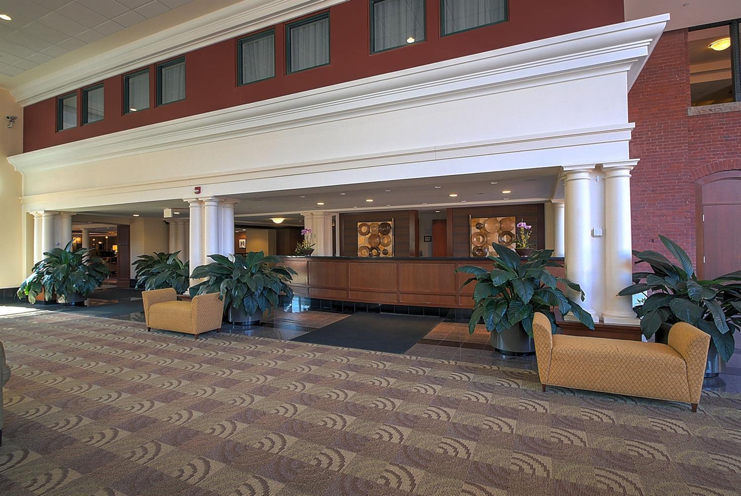 Vista Lobby Southbridge Hotel And Conference Center