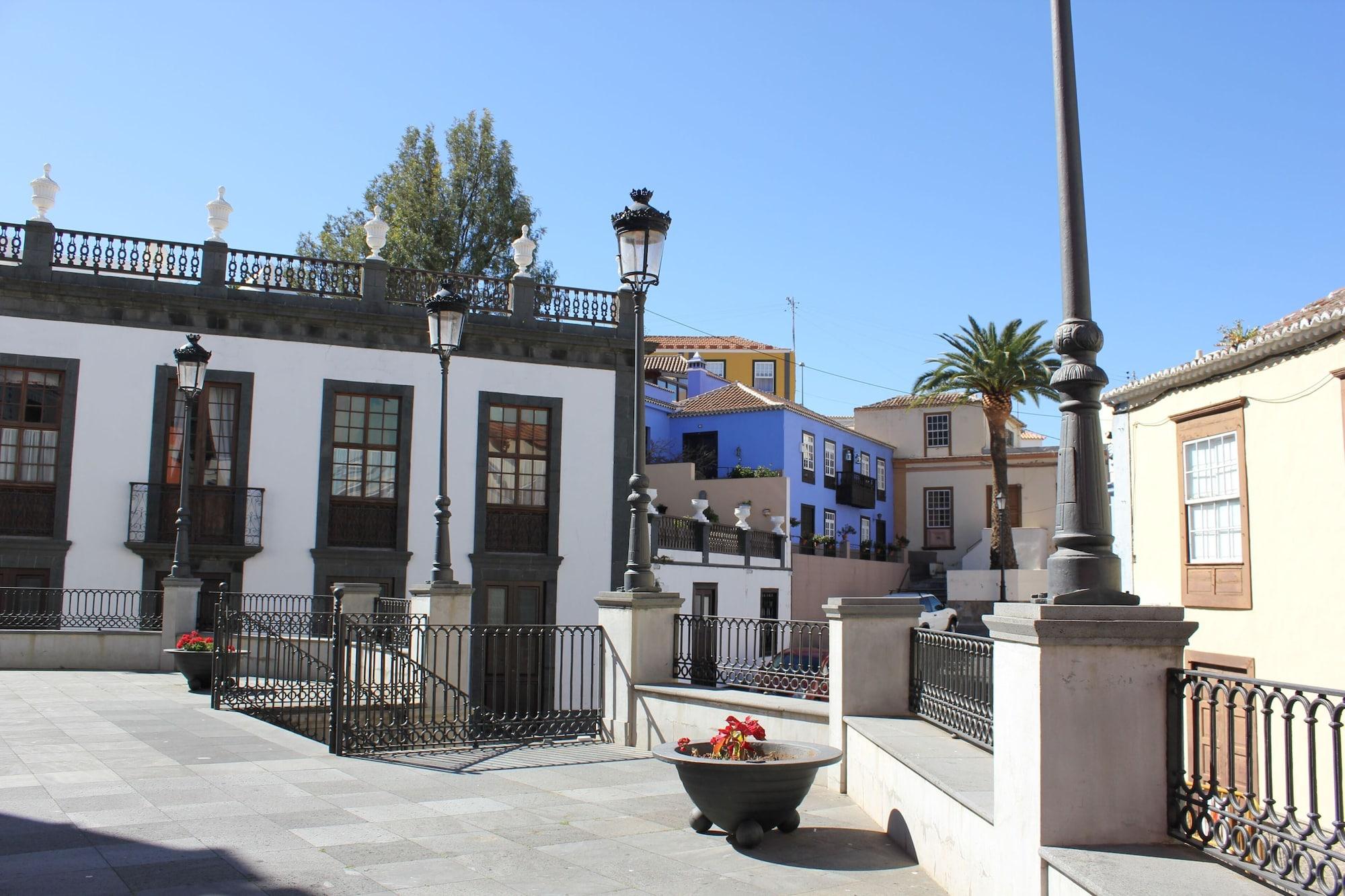 Varios Hotel Benahoare