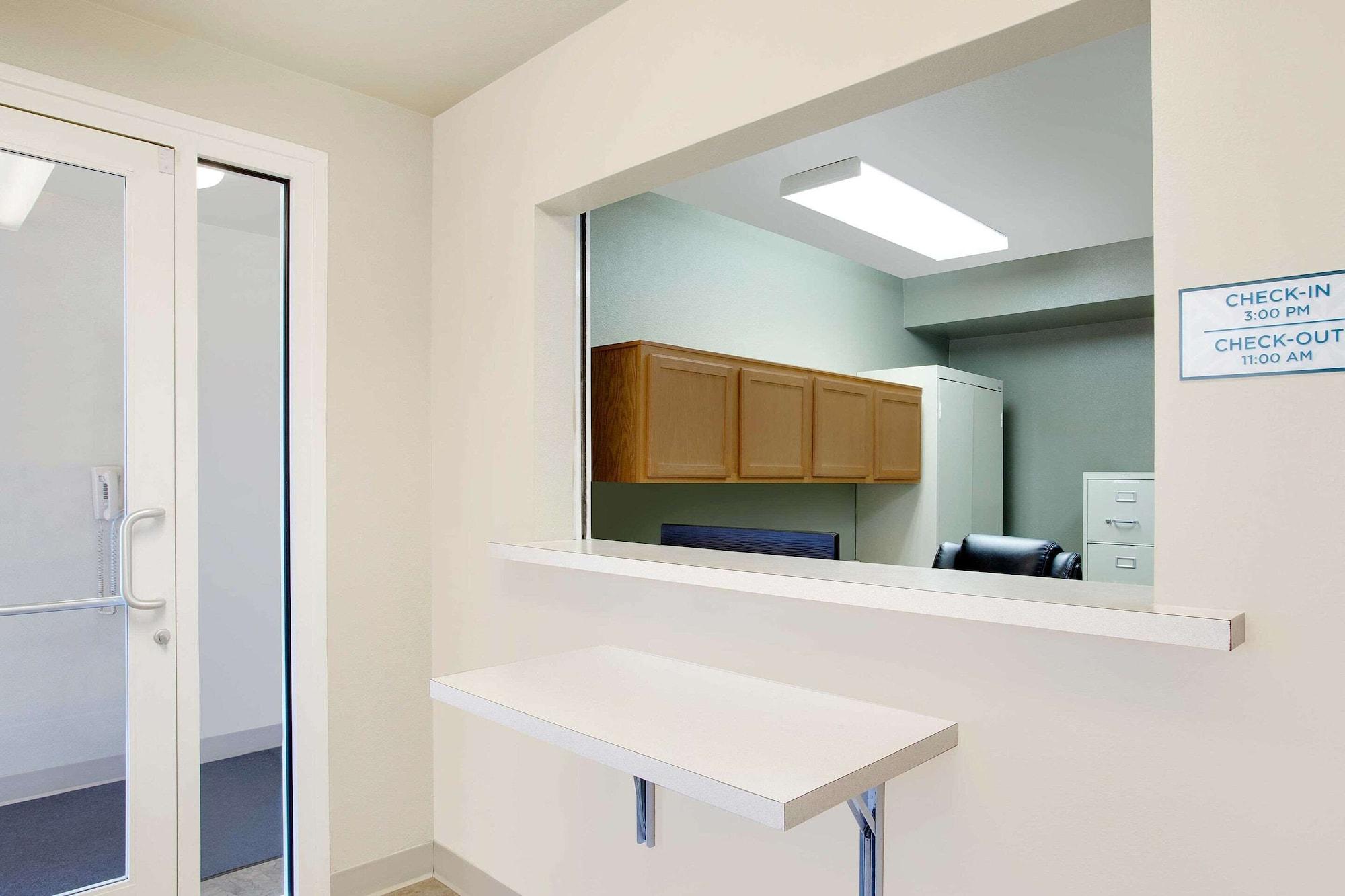 Vista Lobby WoodSpring Suites Baton Rouge East I-12