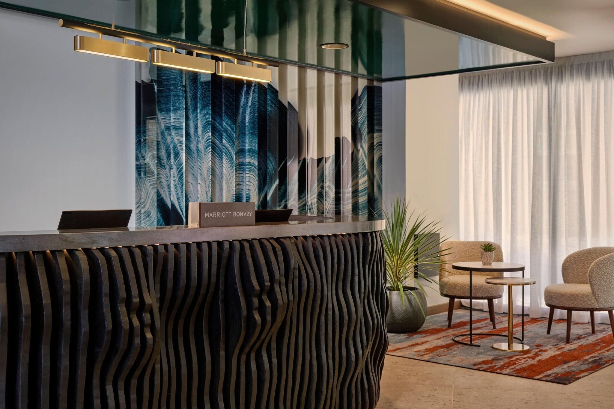 Vista Lobby Piccadilly Central Apartments by MAX