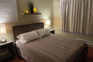 Alquiler Vacacional - Cozy 1920's Bungalow in Tacoma with Sauna, Wood Fireplace, Chef's Kitchen