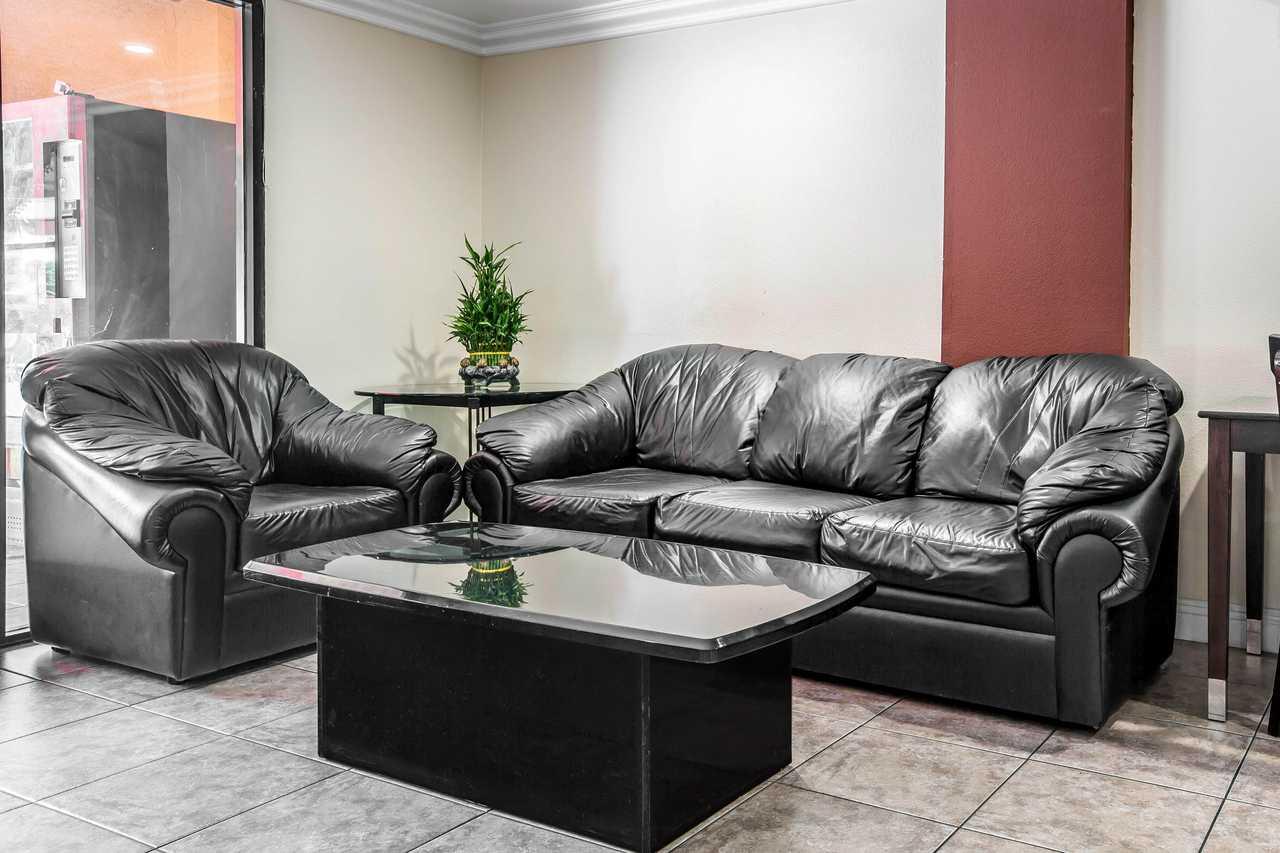 Vista Lobby Econo Lodge