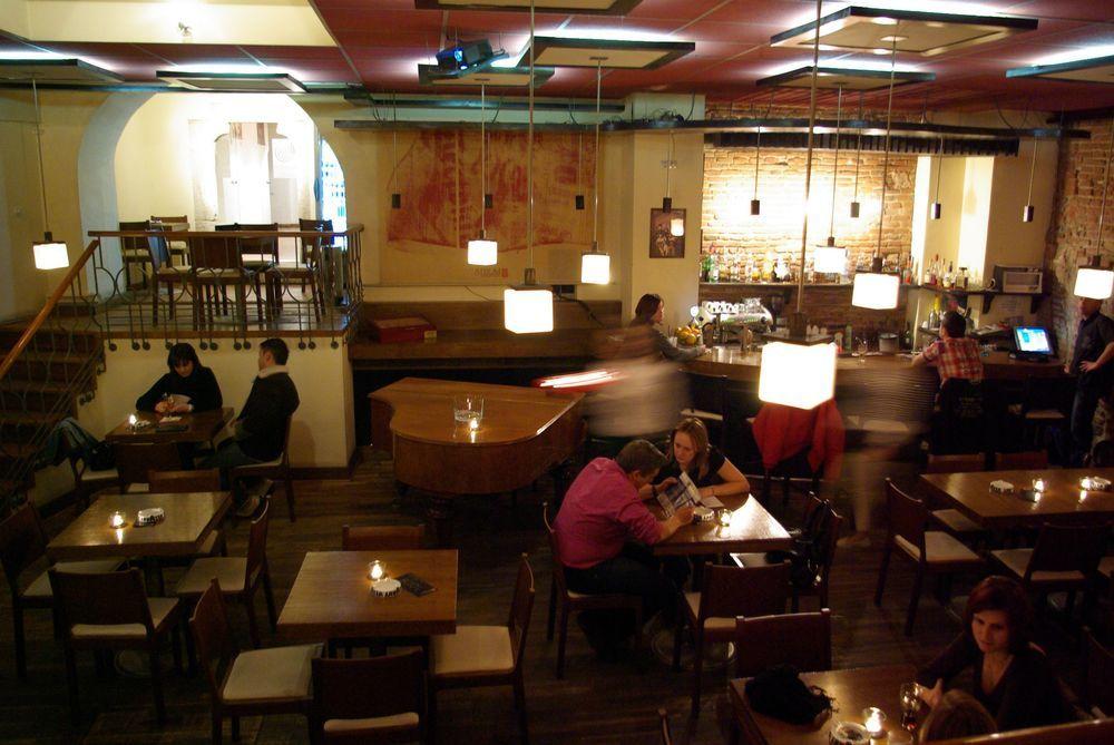 Bar/Salón Casa Luxemburg