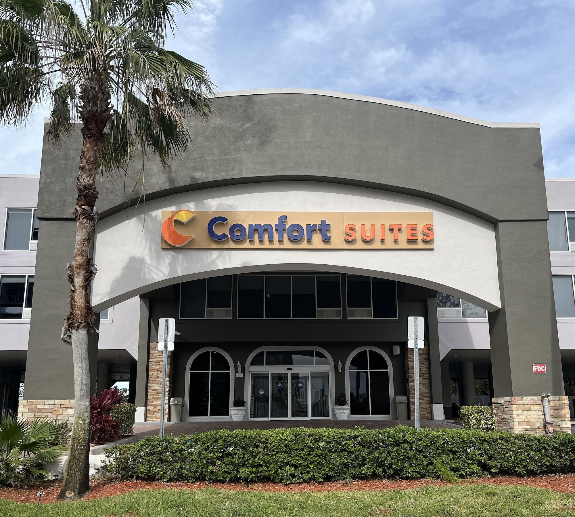Vista Exterior Comfort Suites Clearwater - Dunedin