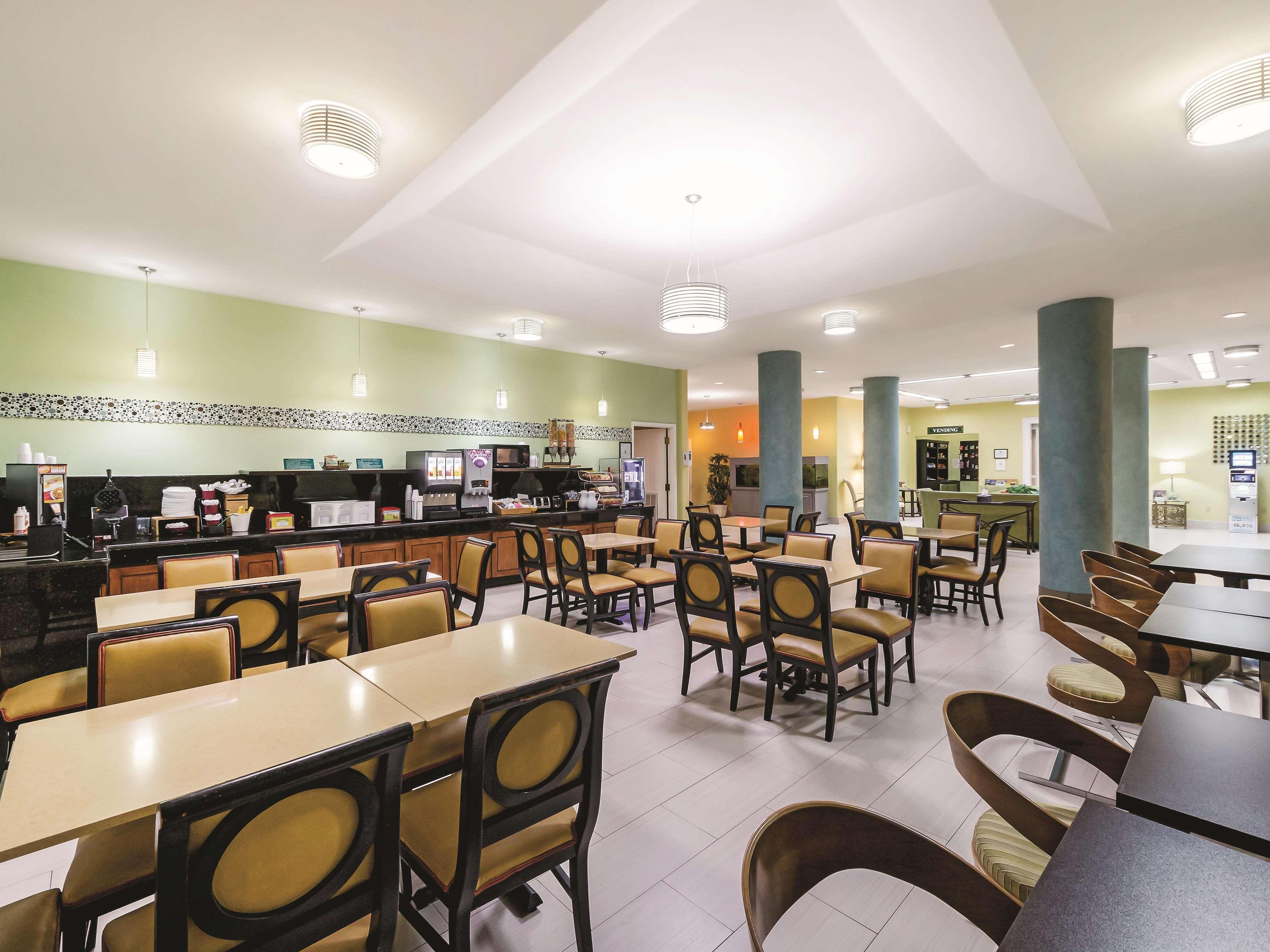 Restaurant La Quinta Inn & Suites By Wyndham Pharr Rgv Medica