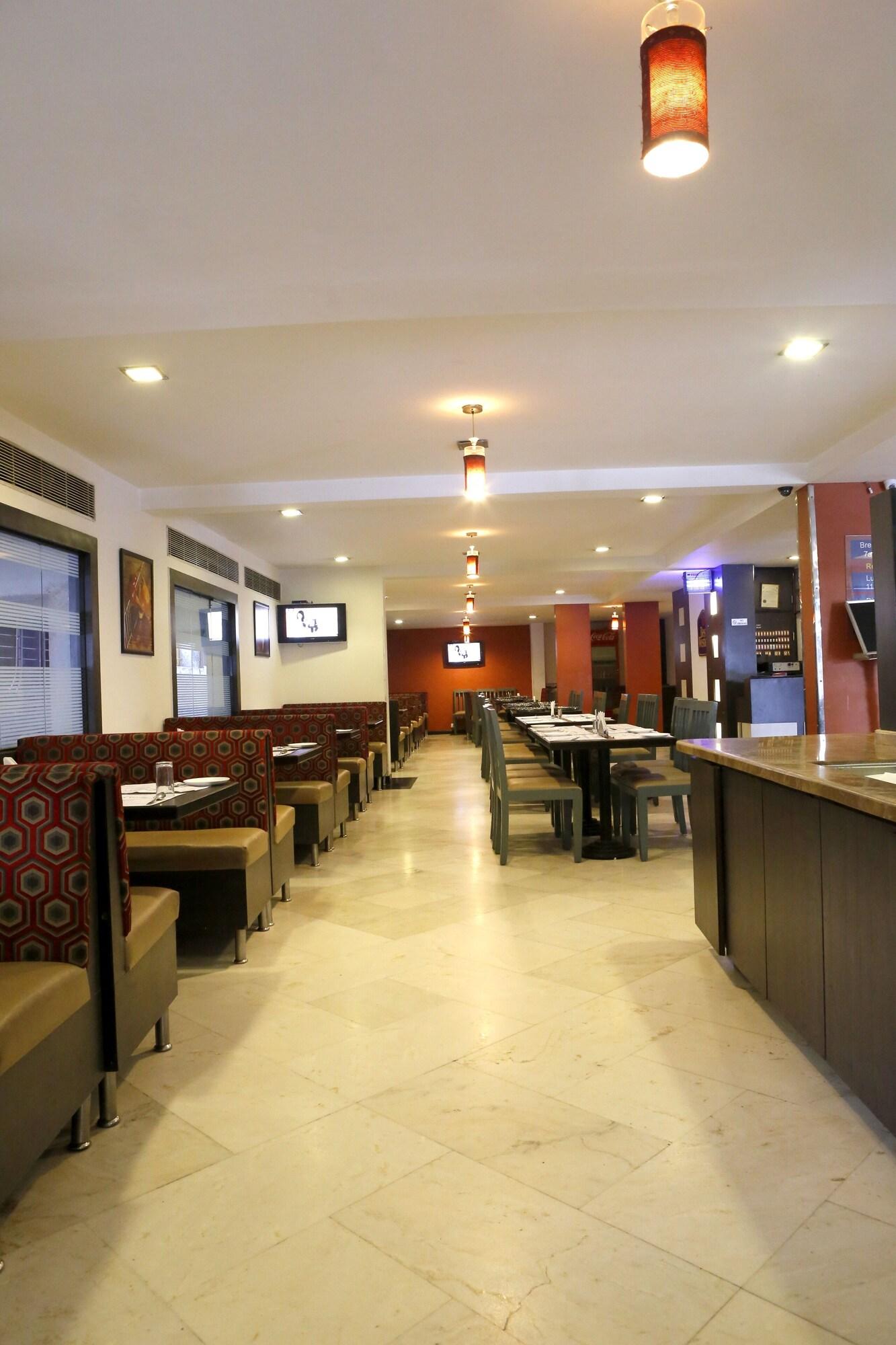 Restaurant Click Hotel Yuvraj