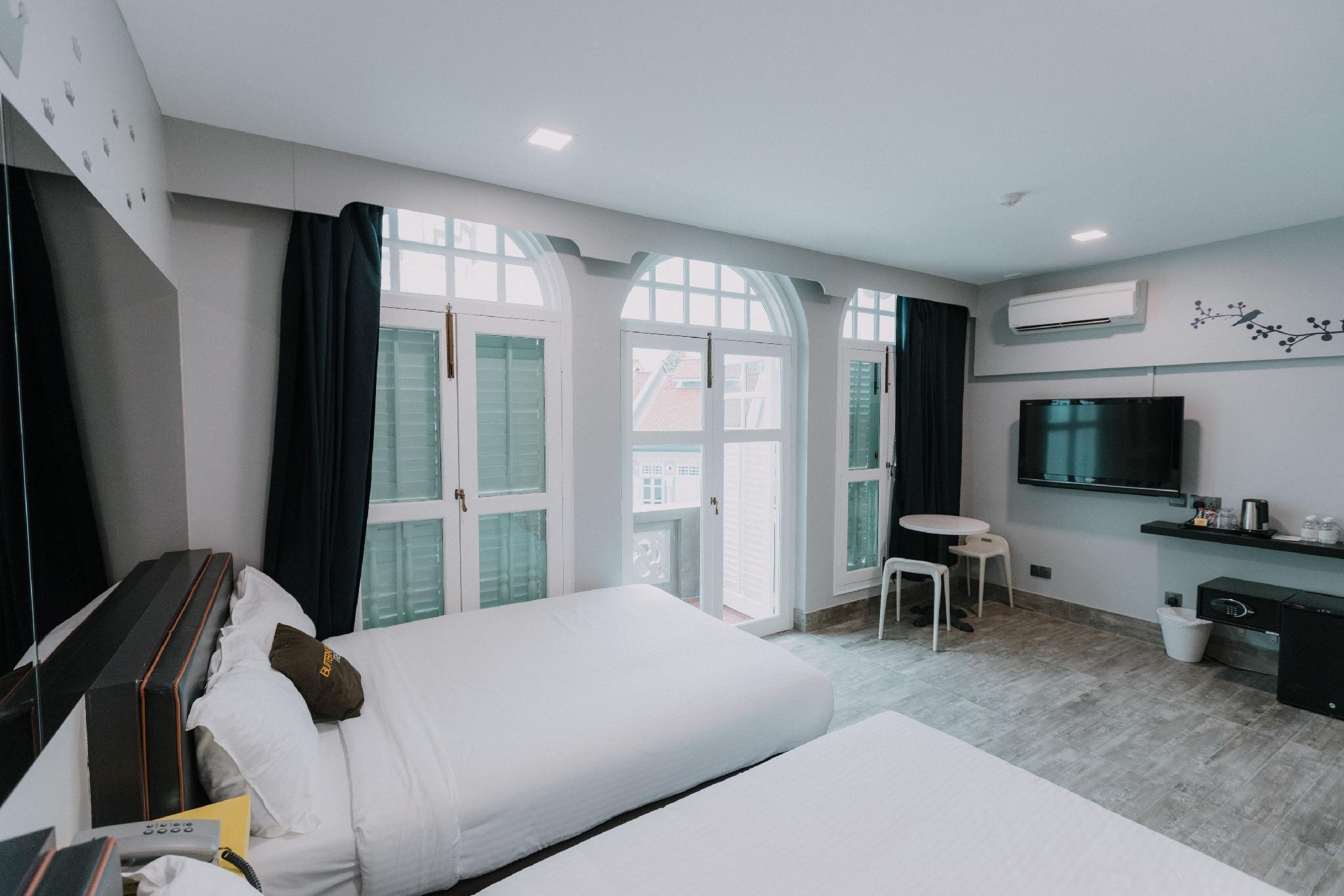 Varios Butternut Tree Hotel